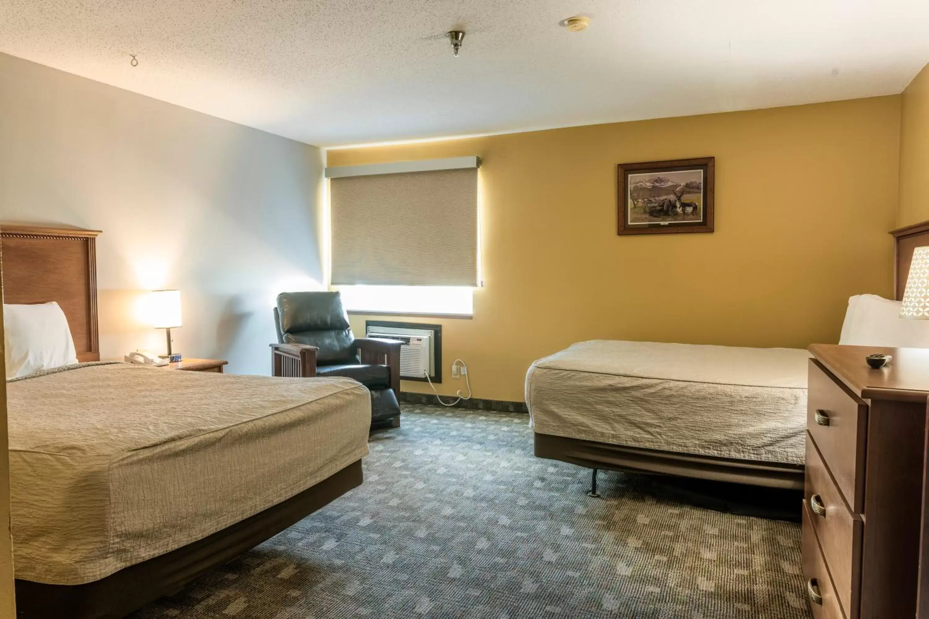 2 Queen Beds, Mobility Accessible Room, Roll-In Shower, Non-Smoking in Governors Inn a Travelodge by Wyndham 2 Queen Beds, Mobility Accessible Room, Roll-In Shower, Non-Smoking in Governors Inn a Travelodge by Wyndham