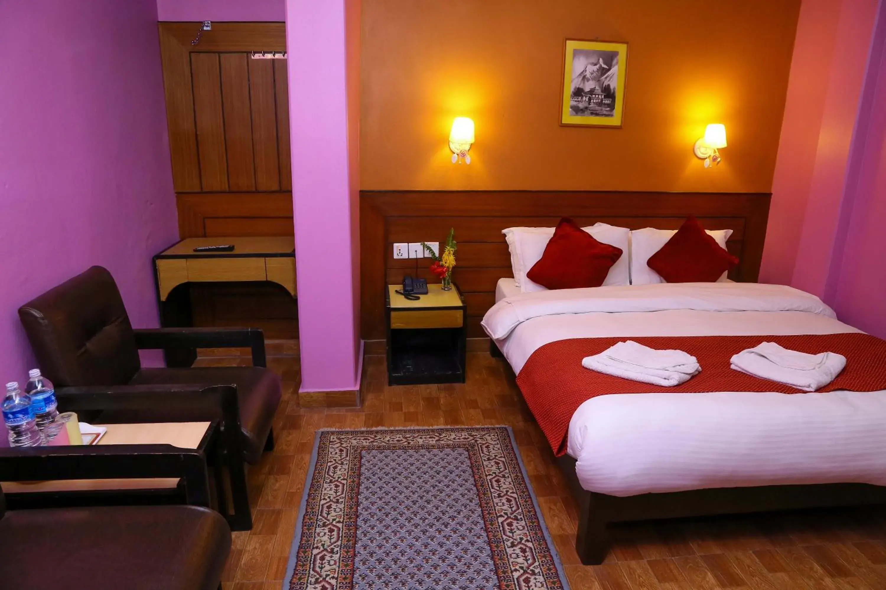 Deluxe Double or Twin Room with Balcony - single occupancy in Hotel Silver Oaks Inn Deluxe Double or Twin Room with Balcony - single occupancy in Hotel Silver Oaks Inn