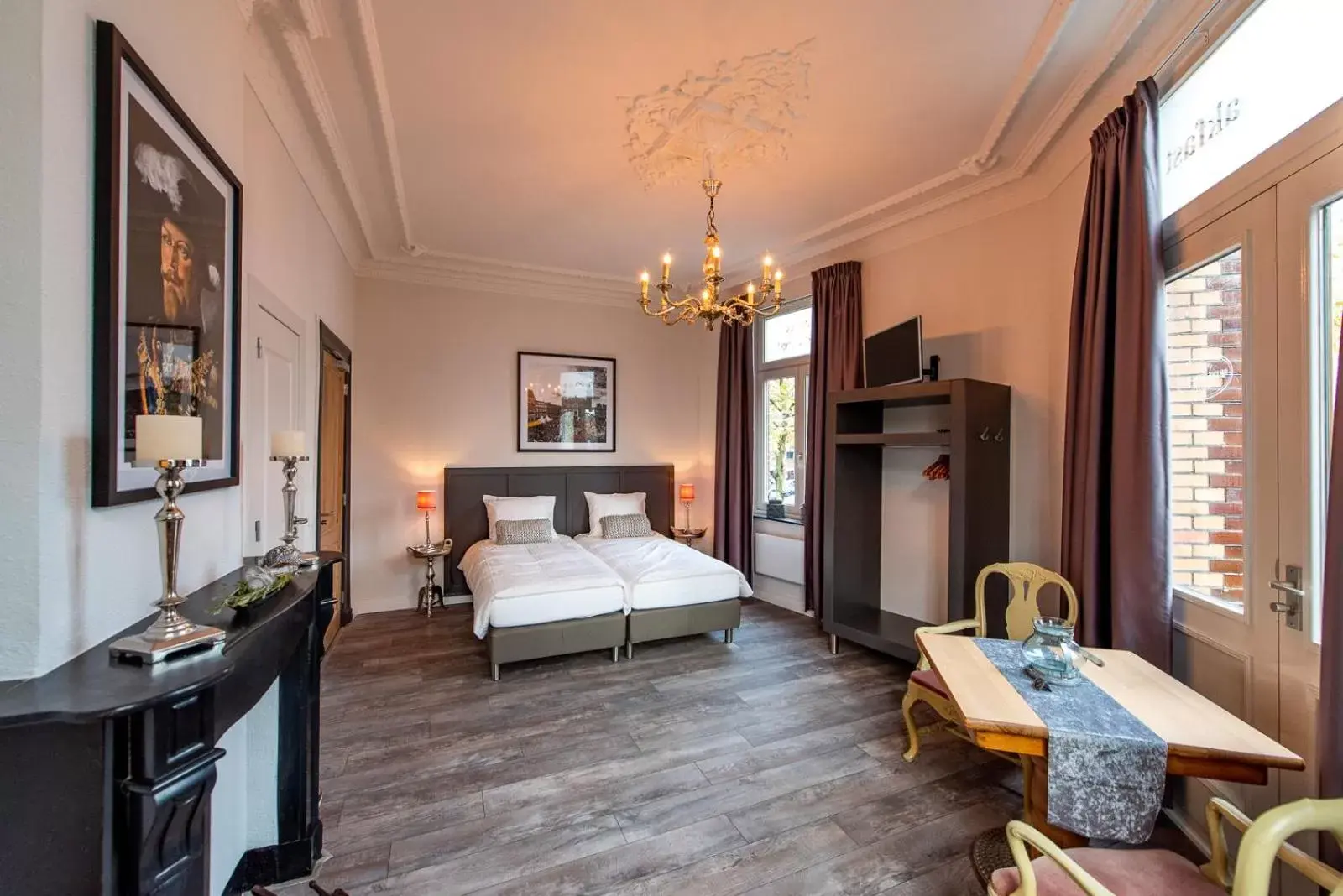 Deluxe Double Room with Balcony in BnB prins Hendrik Venlo Deluxe Double Room with Balcony in BnB prins Hendrik Venlo