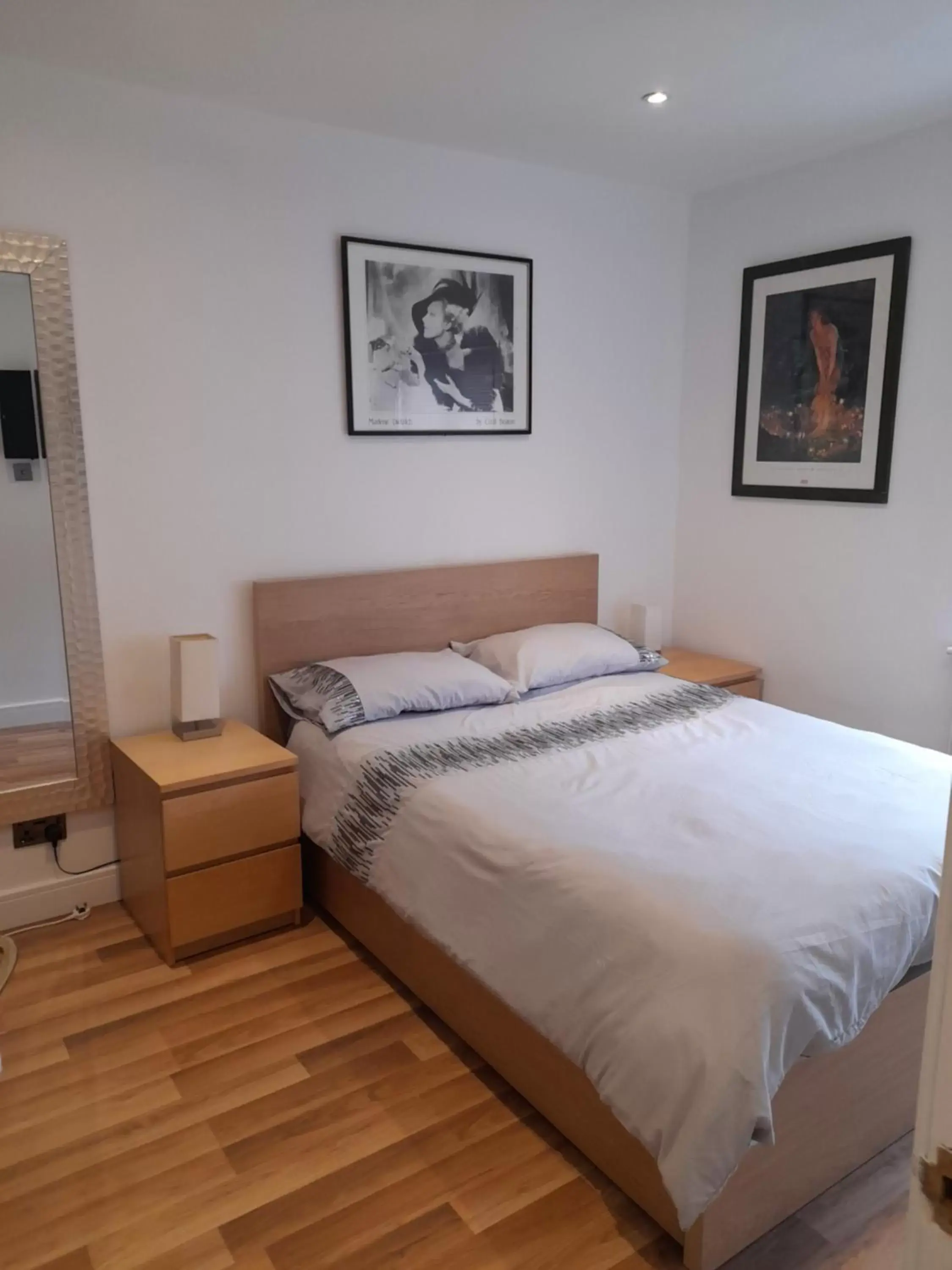 Bedroom, Bed in Lovely Home with full en-suite double bed rooms Bedroom, Bed in Lovely Home with full en-suite double bed rooms