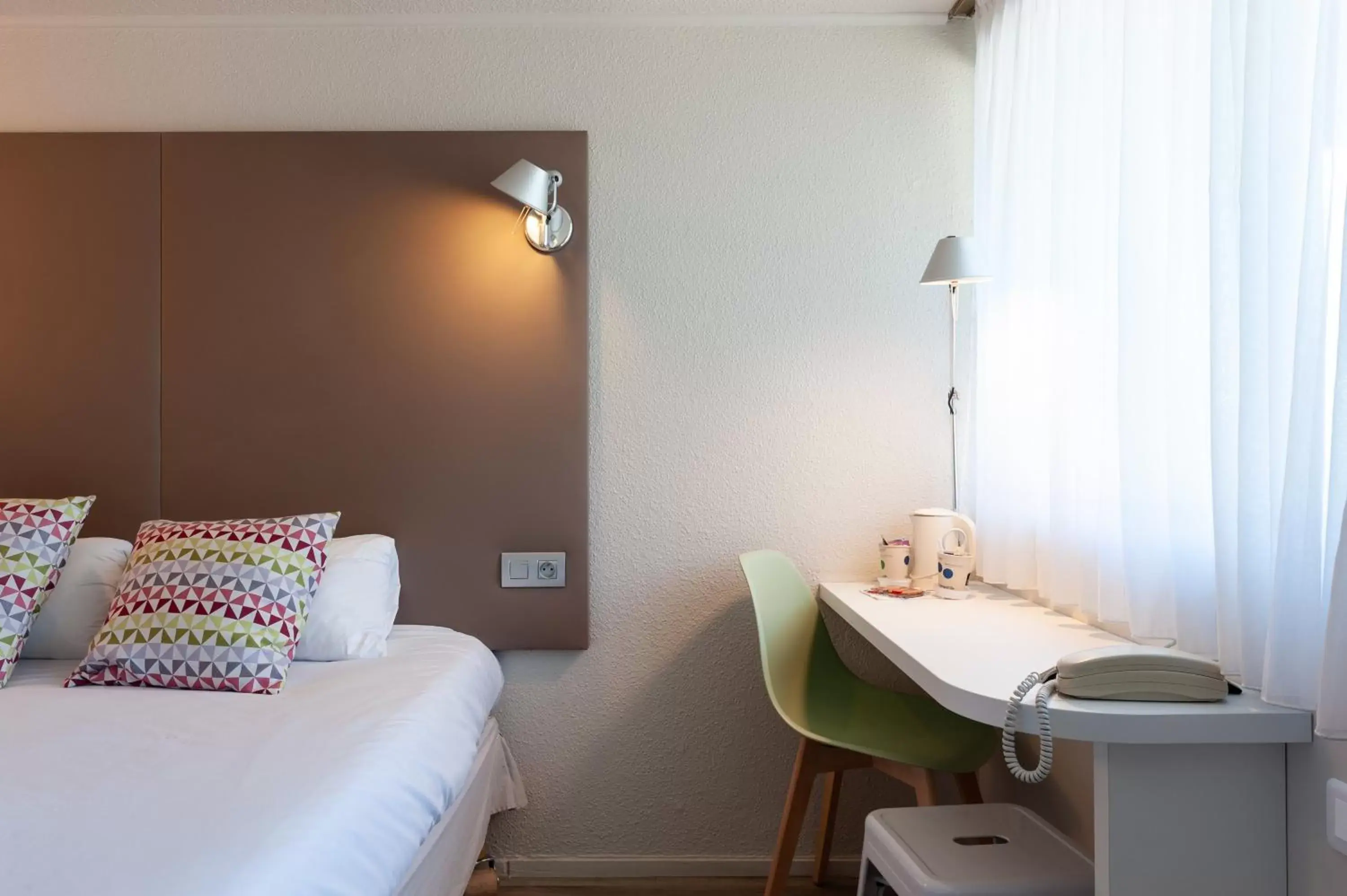 Double Room in Campanile Beaune Double Room in Campanile Beaune