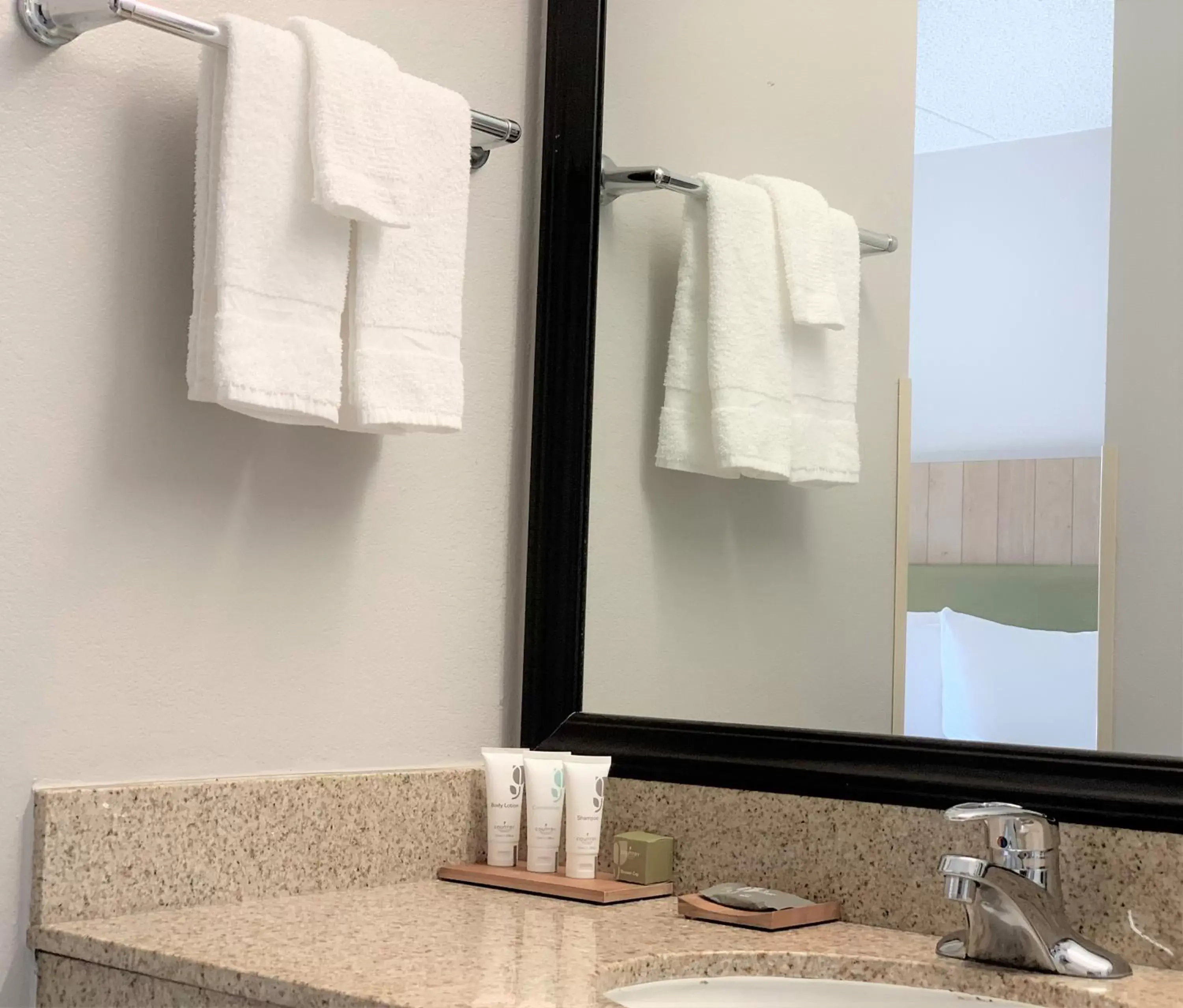 King Room - Disability Access/Non-Smoking in Country Inn & Suites by Radisson, Clarksville, TN King Room - Disability Access/Non-Smoking in Country Inn & Suites by Radisson, Clarksville, TN