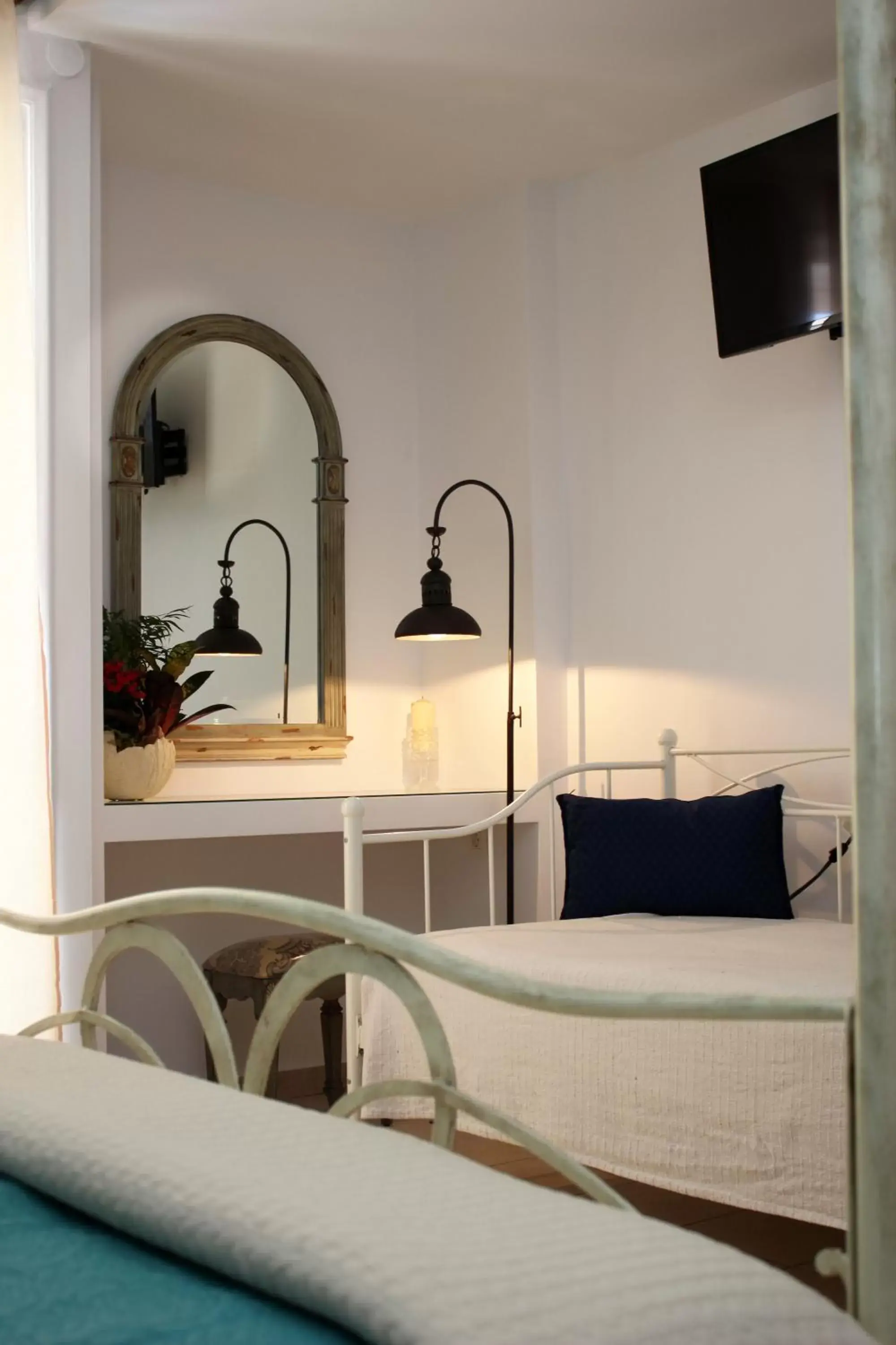 Superior Double Room (Double Bed & Sofa) in Ikaros Art Hotel Superior Double Room (Double Bed & Sofa) in Ikaros Art Hotel