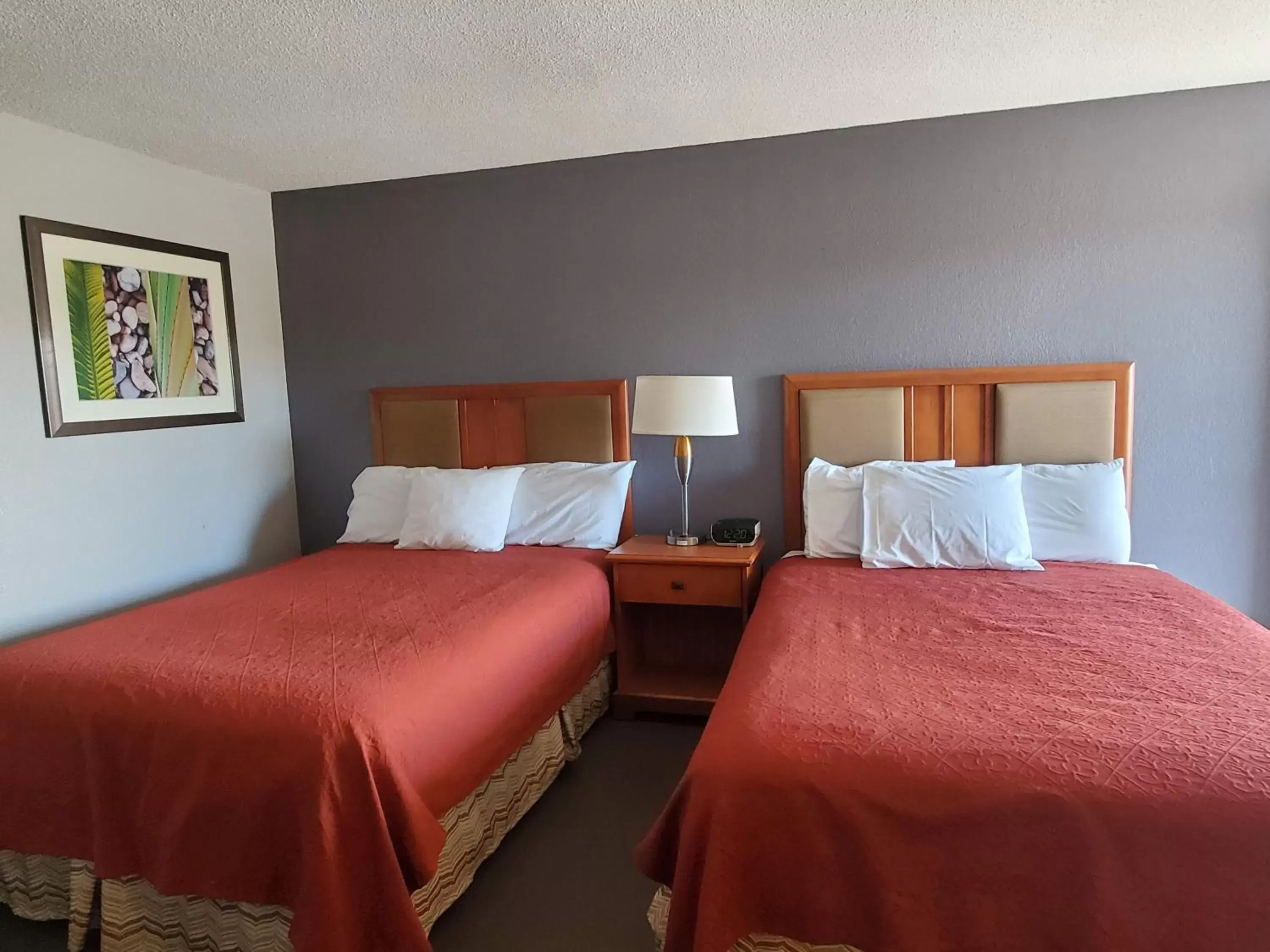 Double Room with Two Double Beds in Americas Best Value Inn Wildersville Double Room with Two Double Beds in Americas Best Value Inn Wildersville