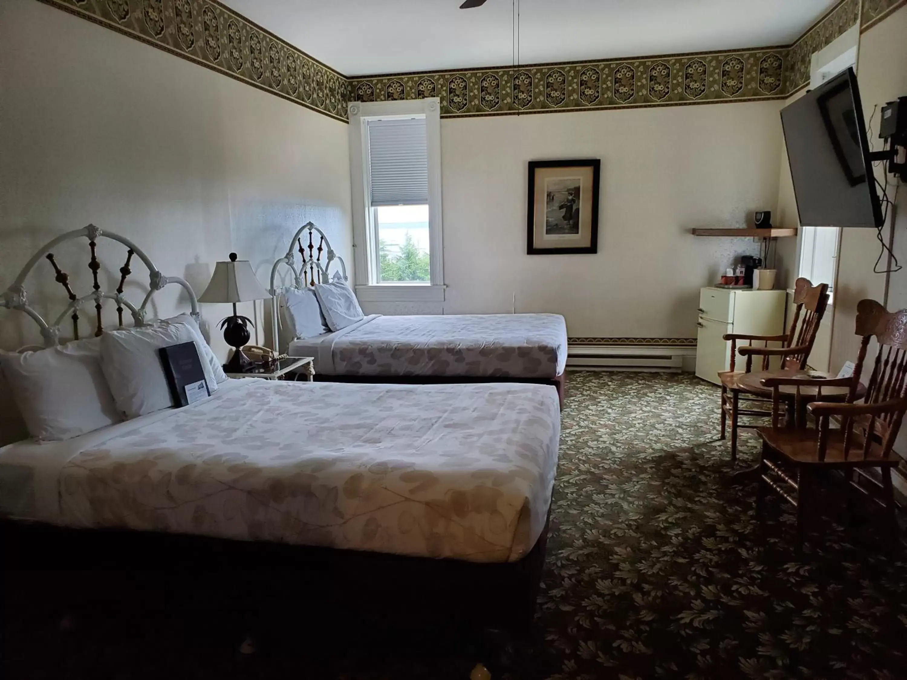 Superior Queen Room with Two Queen Beds in Manresa Castle Superior Queen Room with Two Queen Beds in Manresa Castle