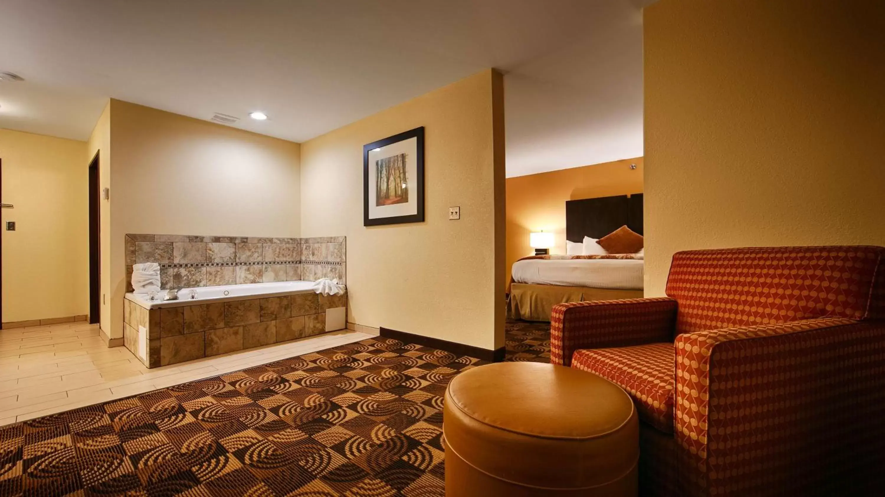 King Suite with Hot Tub - Non-Smoking in Best Western Plus Whitewater Inn King Suite with Hot Tub - Non-Smoking in Best Western Plus Whitewater Inn