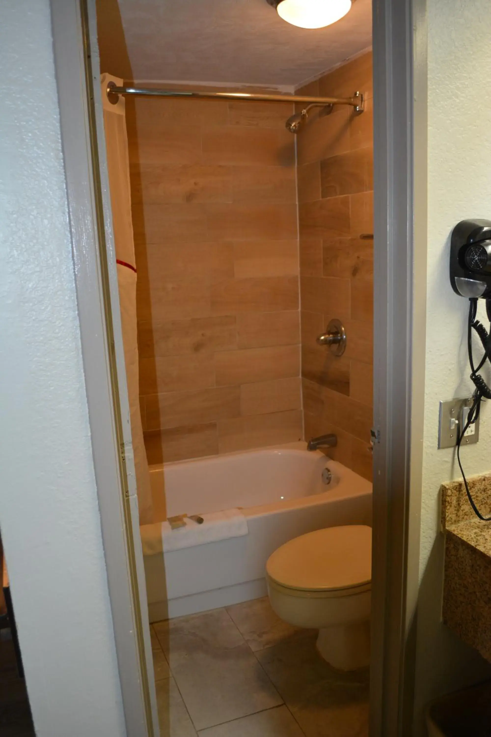 Deluxe King Room Non-Smoking in Red Roof Inn Jackson North – Ridgeland Deluxe King Room Non-Smoking in Red Roof Inn Jackson North – Ridgeland