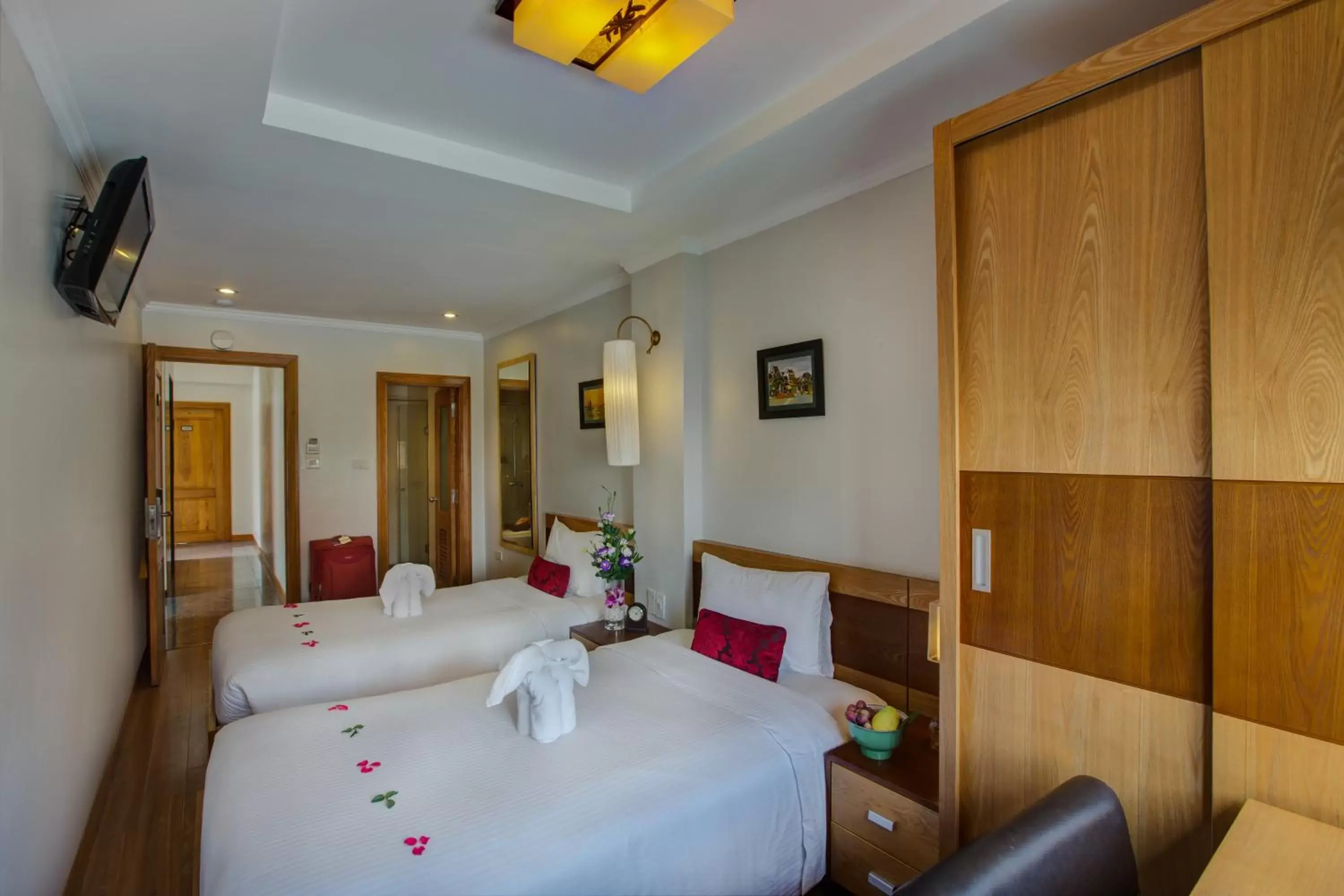 Superior Twin Room in Eliana Ruby Hotel & Travel Superior Twin Room in Eliana Ruby Hotel & Travel