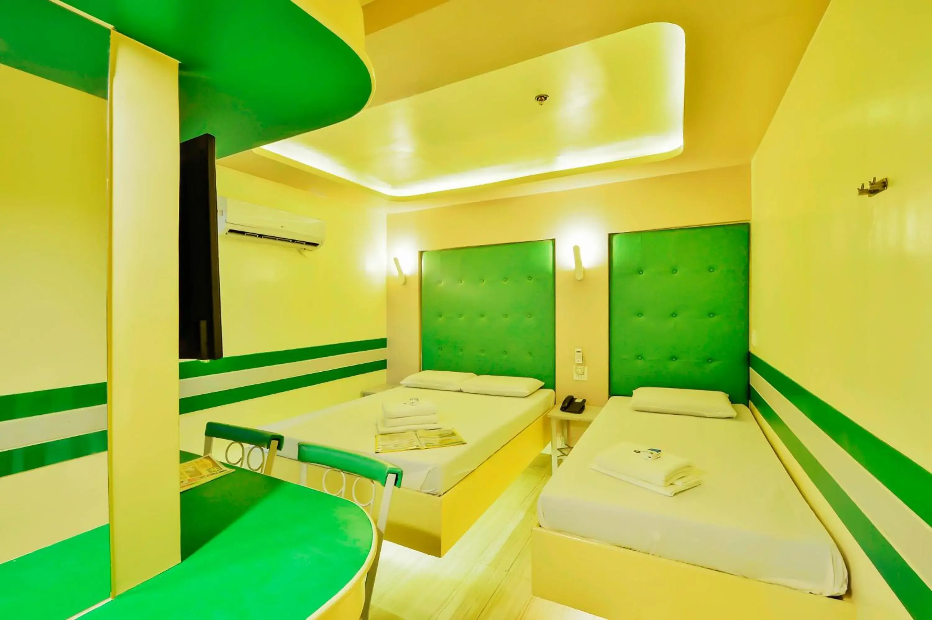 Family Room (No Window) in Hotel 99 Monumento Family Room (No Window) in Hotel 99 Monumento