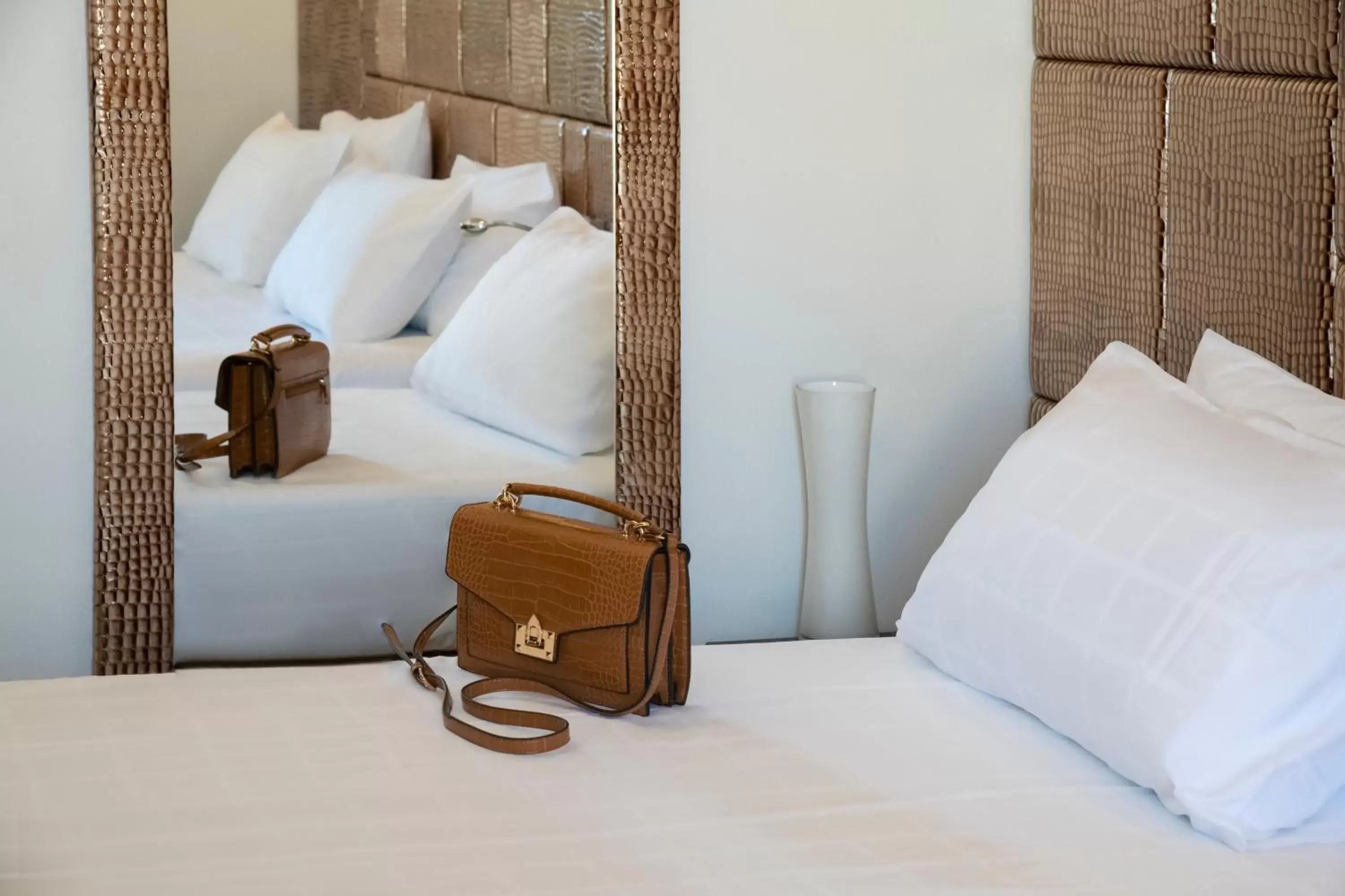 Triple Room in GOLDEN TULIP CANNES HOTEL de PARIS Triple Room in GOLDEN TULIP CANNES HOTEL de PARIS