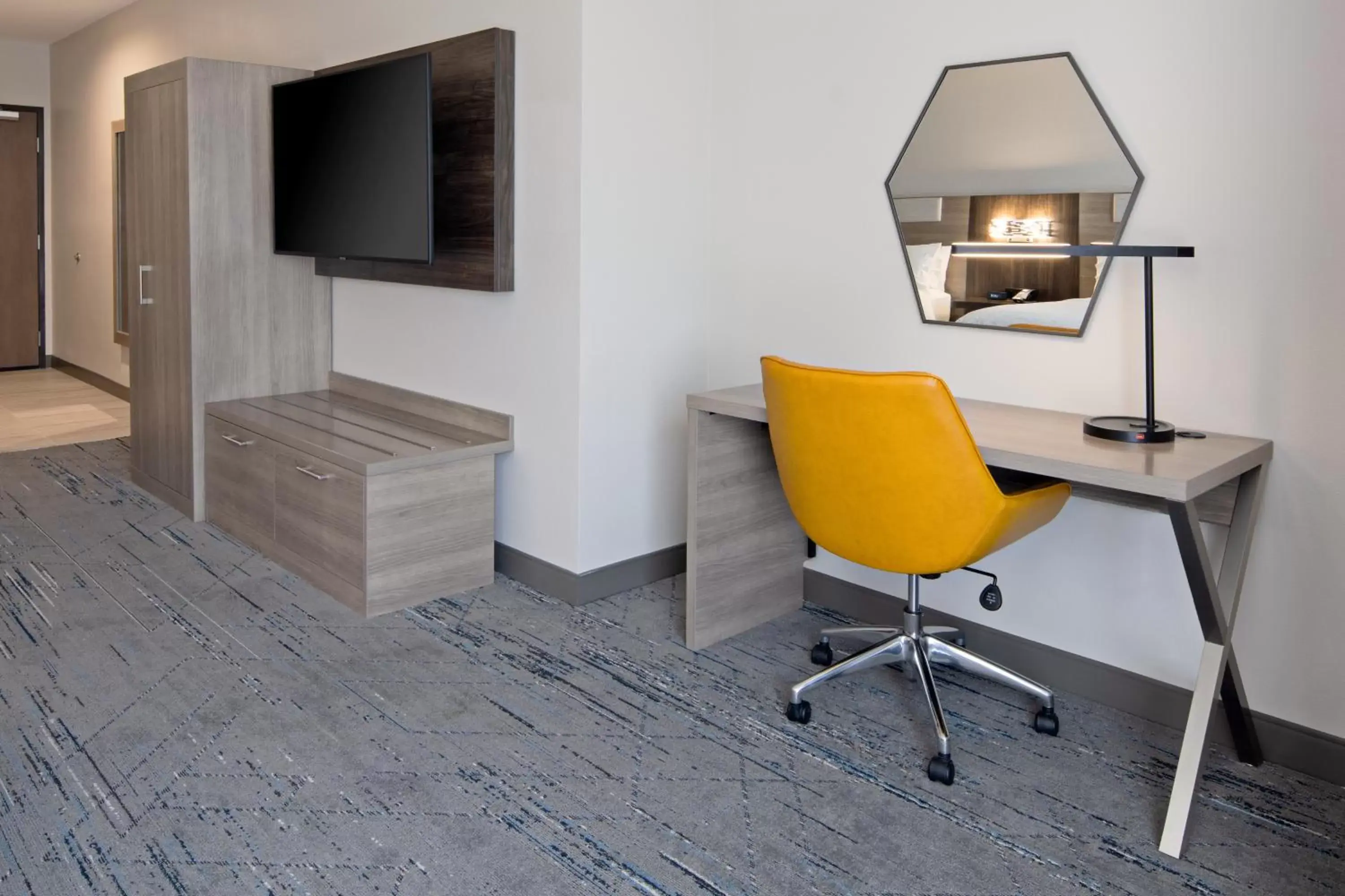 Standard Room in Holiday Inn Express & Suites - Valencia - Santa Clarita, an IHG Hotel Standard Room in Holiday Inn Express & Suites - Valencia - Santa Clarita, an IHG Hotel