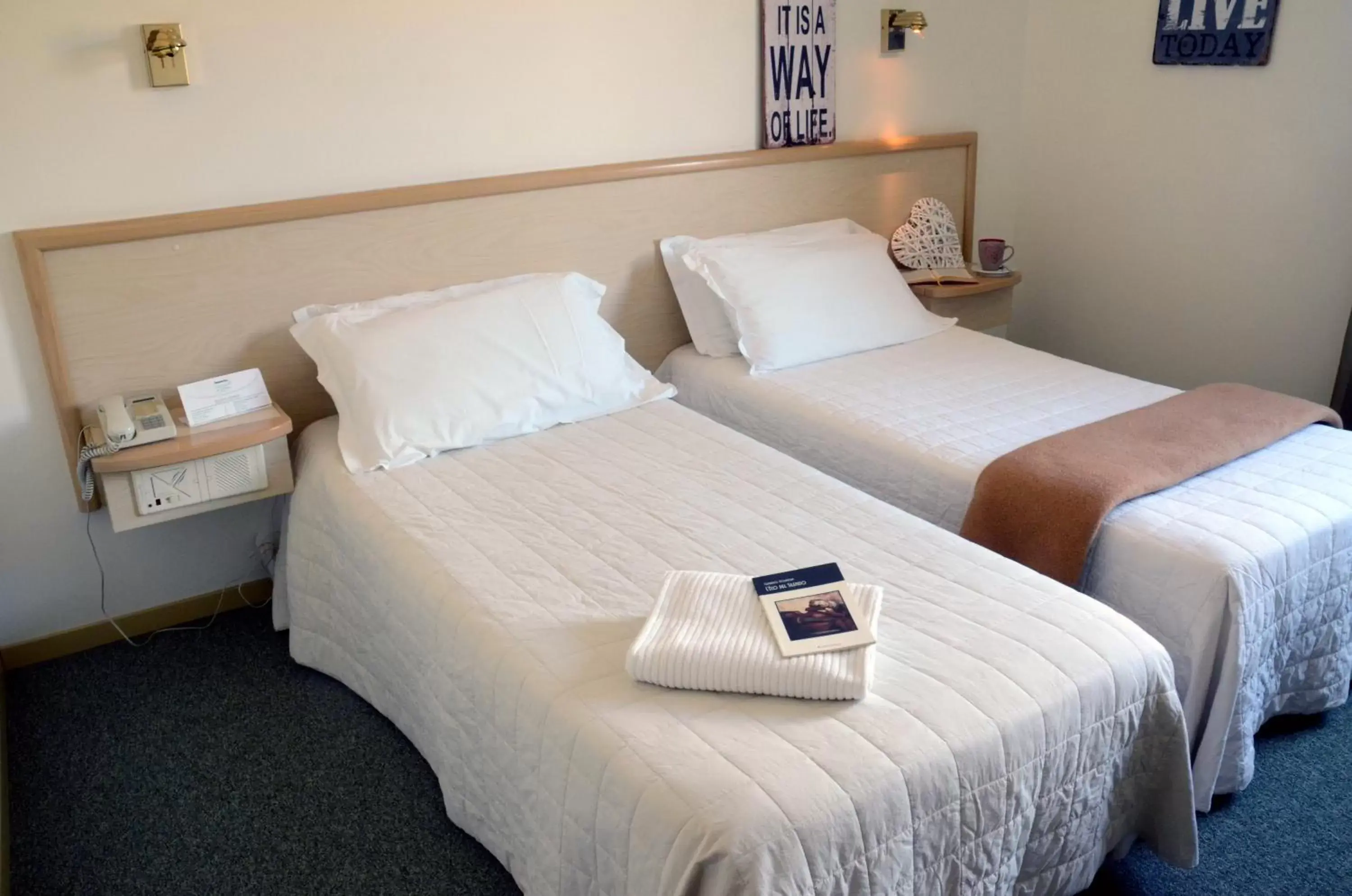 Family Room with Bathroom in Hotel Bassetto Family Room with Bathroom in Hotel Bassetto