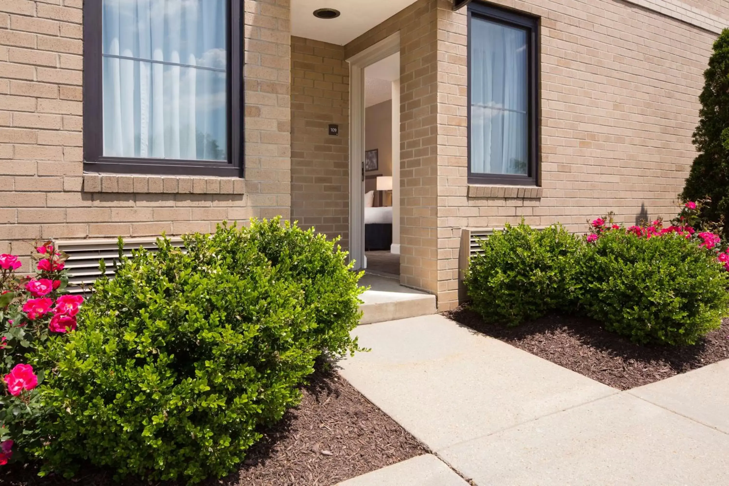Queen Room with Two Queen Beds with External Entrance - Ground Floor in Doubletree by Hilton Laurel, MD Queen Room with Two Queen Beds with External Entrance - Ground Floor in Doubletree by Hilton Laurel, MD