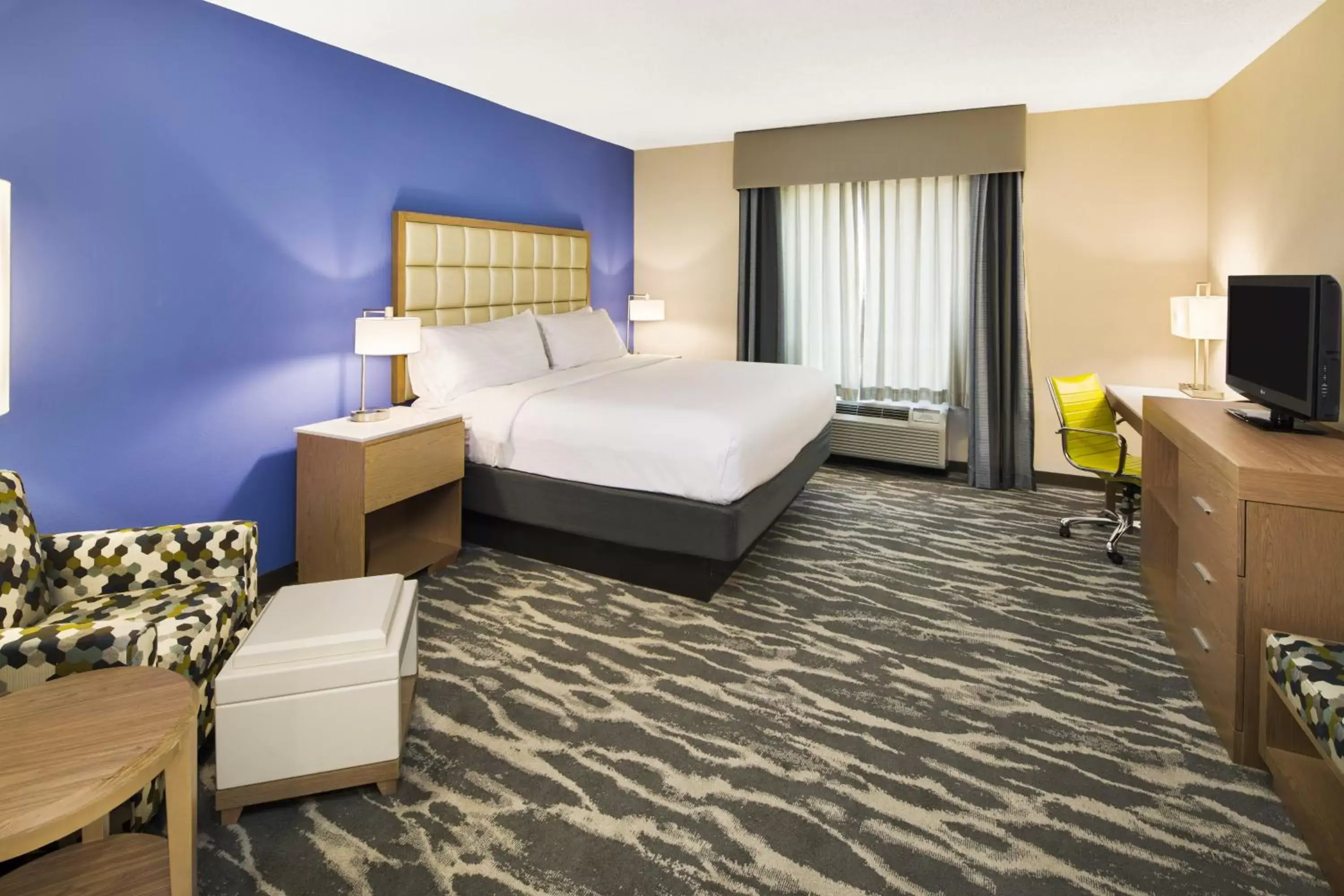 Standard King Room in Holiday Inn Augusta West I-20 by IHG Standard King Room in Holiday Inn Augusta West I-20 by IHG
