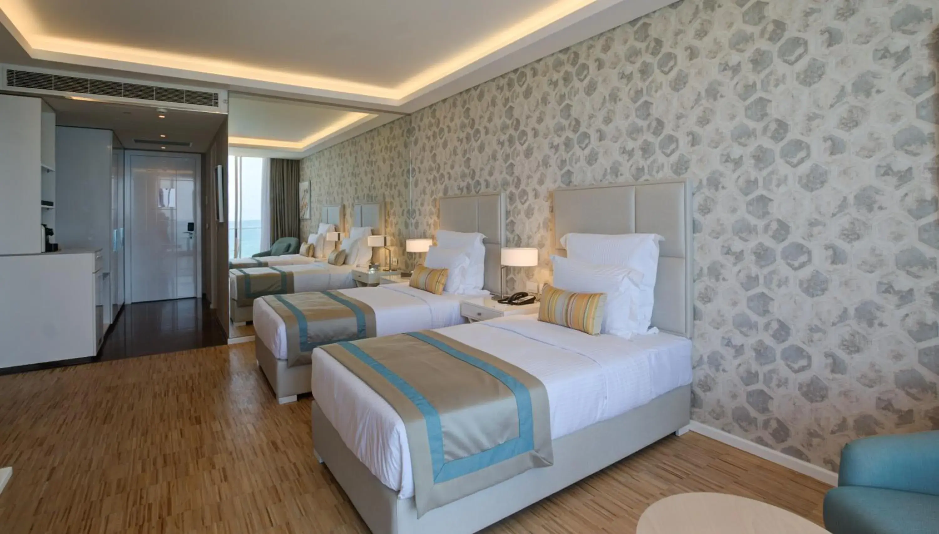 Twin Premium Bay Room in Lancaster Eden Bay Twin Premium Bay Room in Lancaster Eden Bay