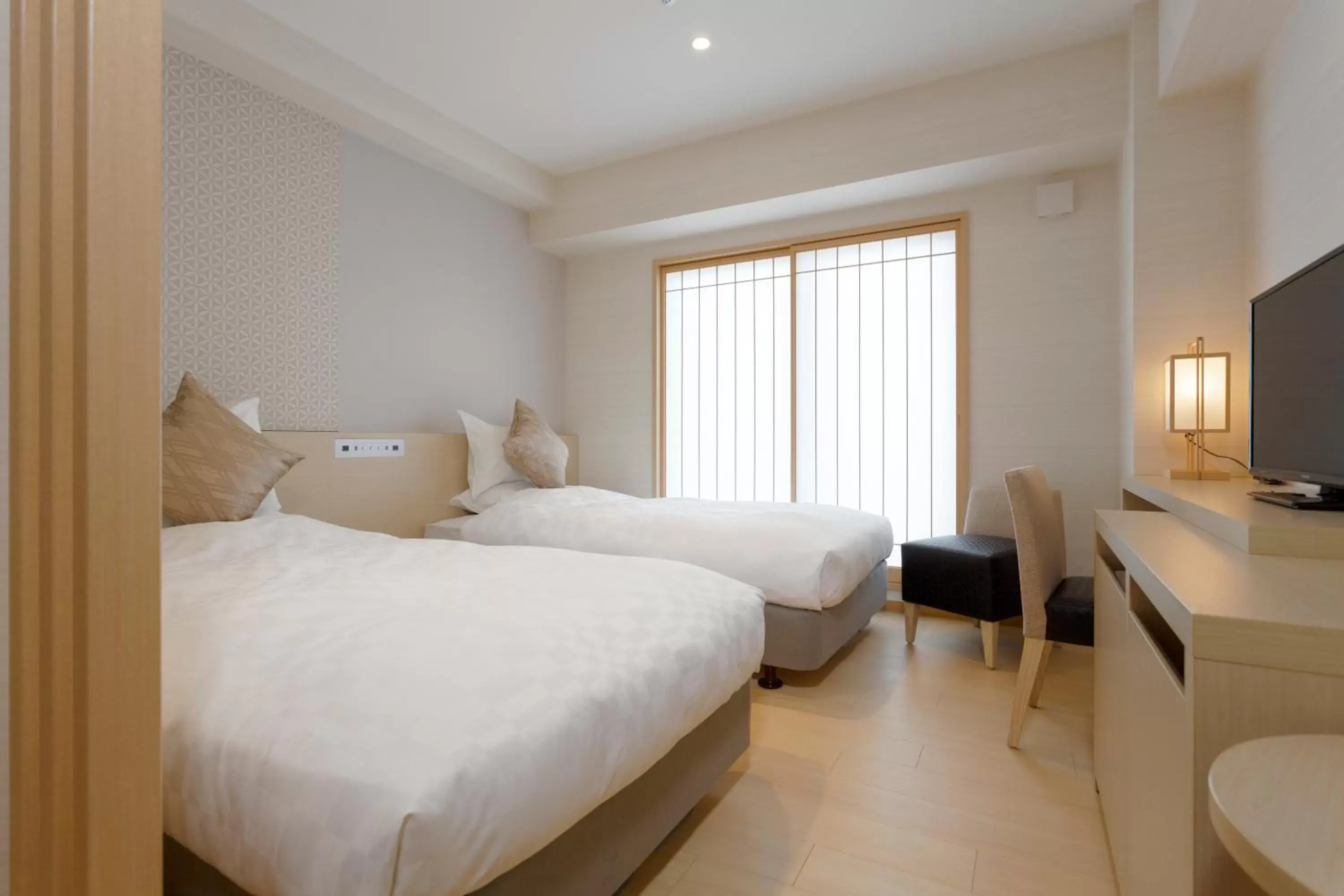 Twin Room with City View - single occupancy - Non-Smoking in Osaka View Hotel Honmachi Twin Room with City View - single occupancy - Non-Smoking in Osaka View Hotel Honmachi