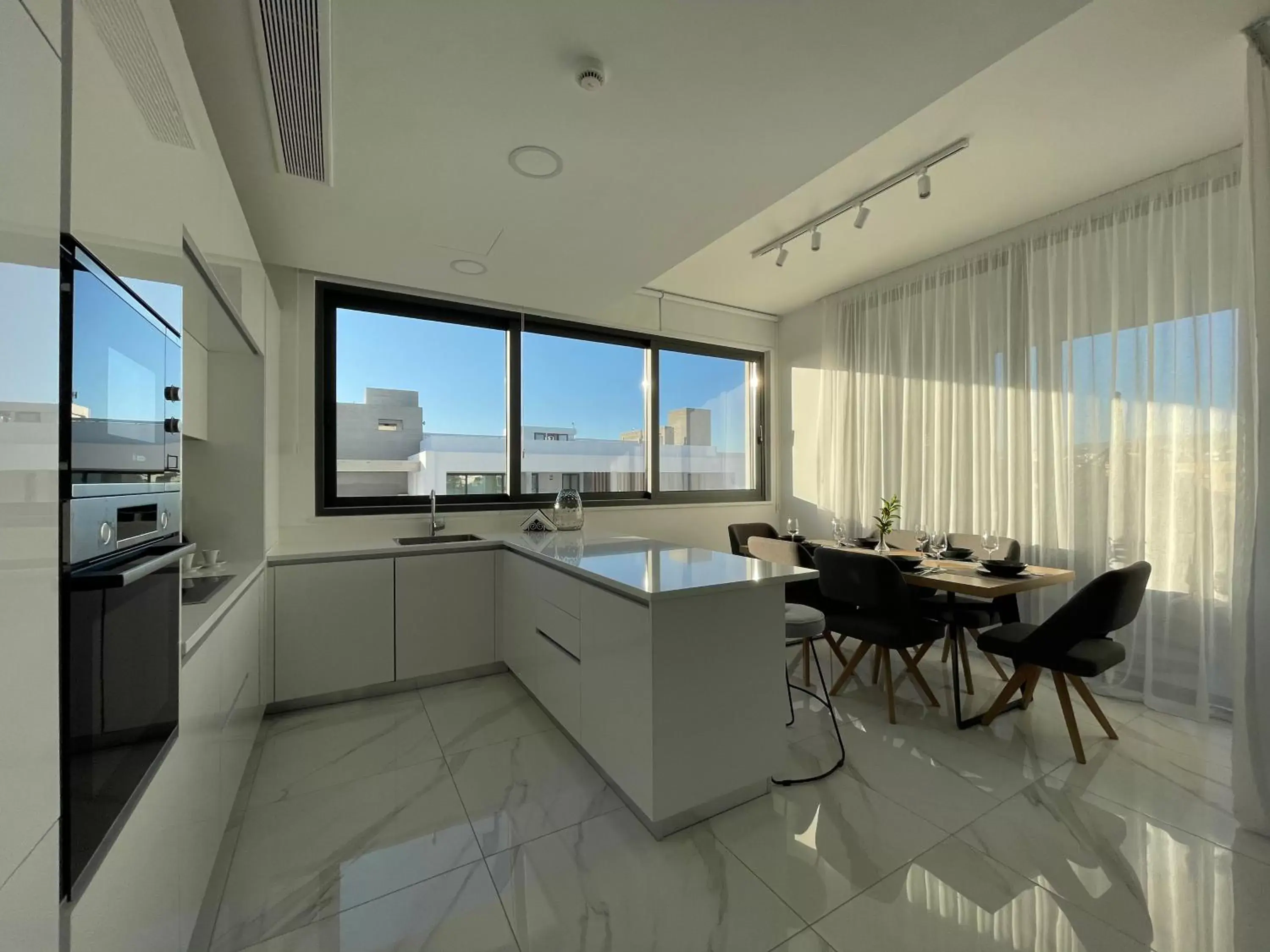 Executive Three-Bedroom Cabana in Downtown Park Executive Three-Bedroom Cabana in Downtown Park