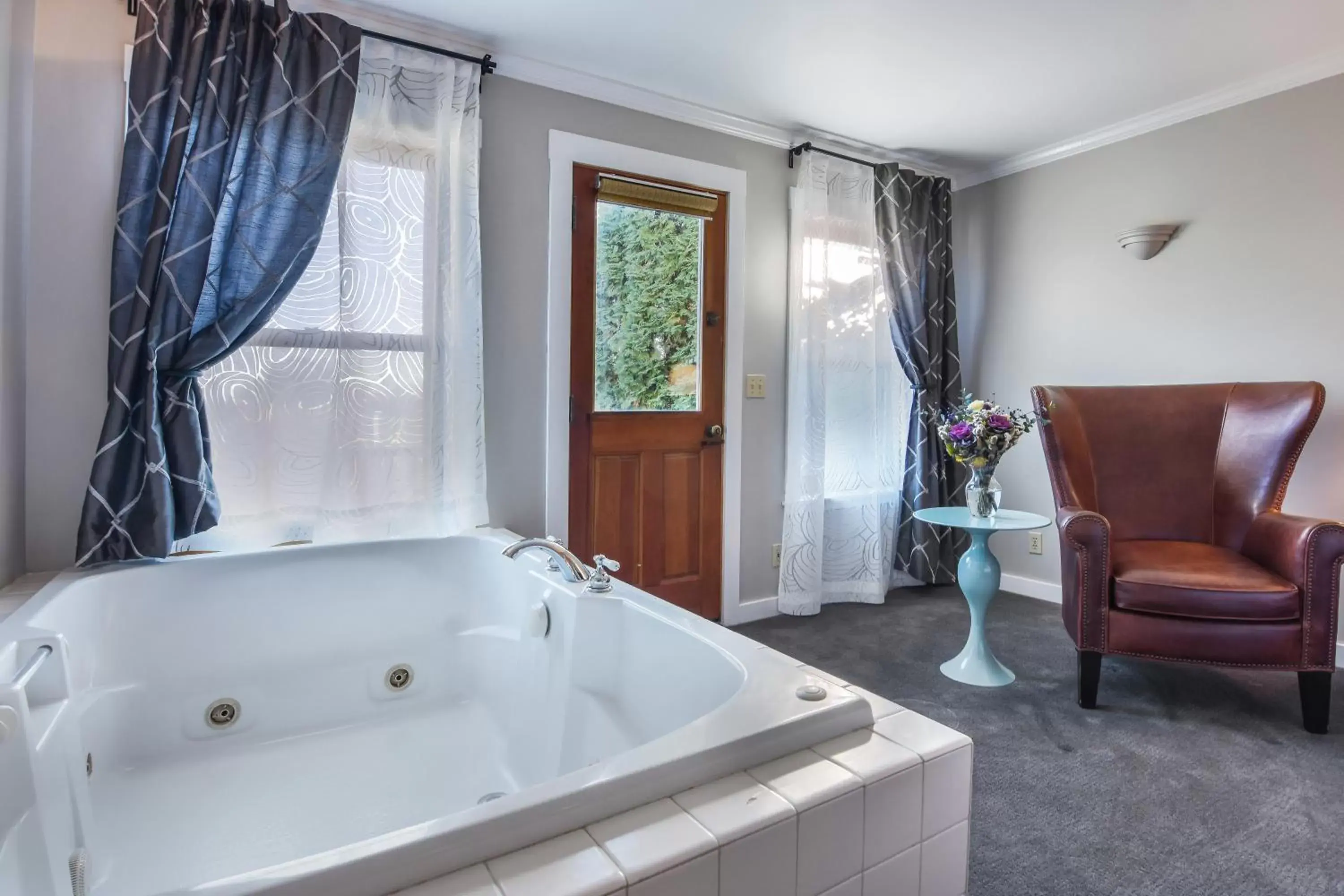 Deluxe King Room in Wild Iris Inn Deluxe King Room in Wild Iris Inn