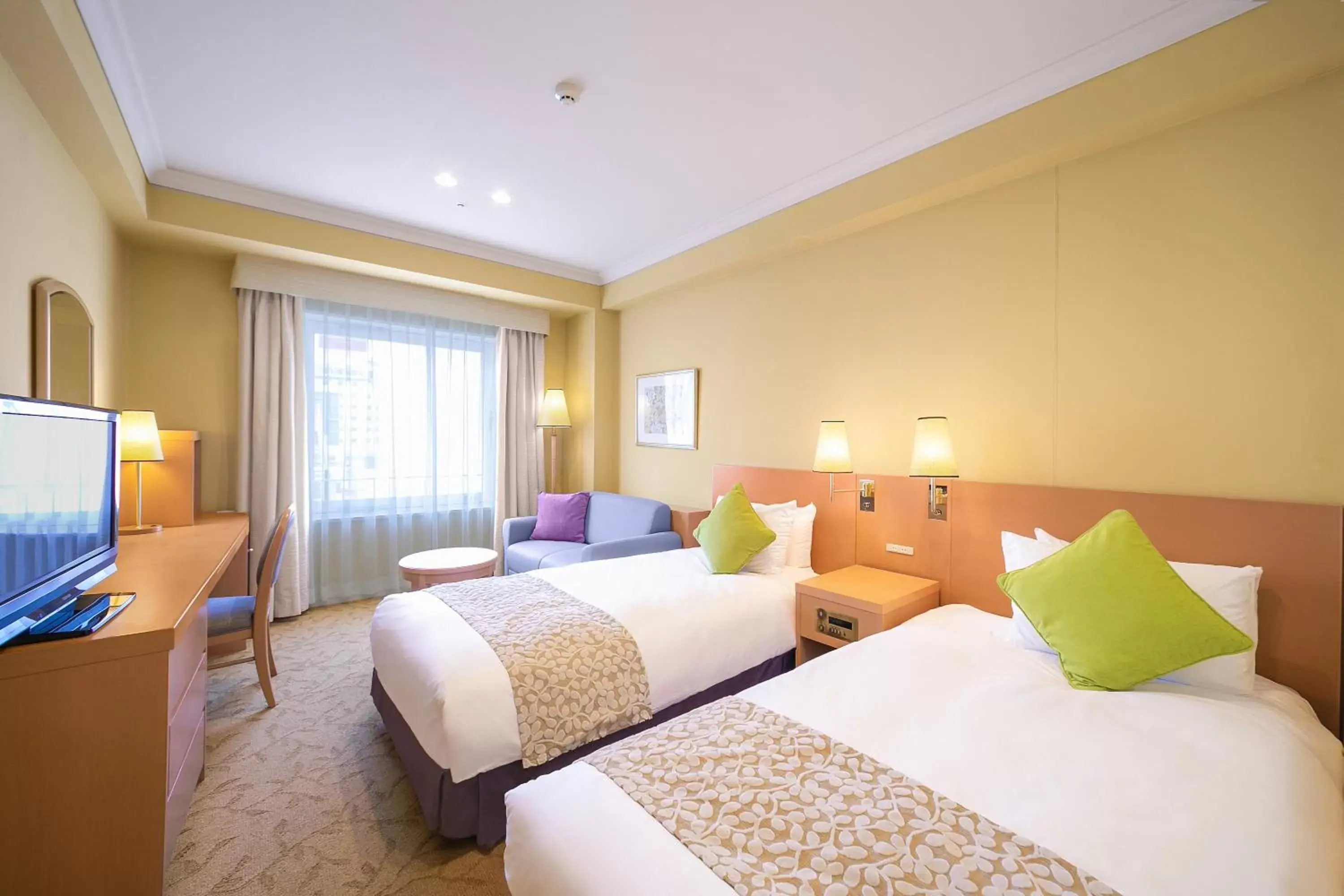 Standard Twin Room with Lounge Access - Smoking in Namba Oriental Hotel Standard Twin Room with Lounge Access - Smoking in Namba Oriental Hotel