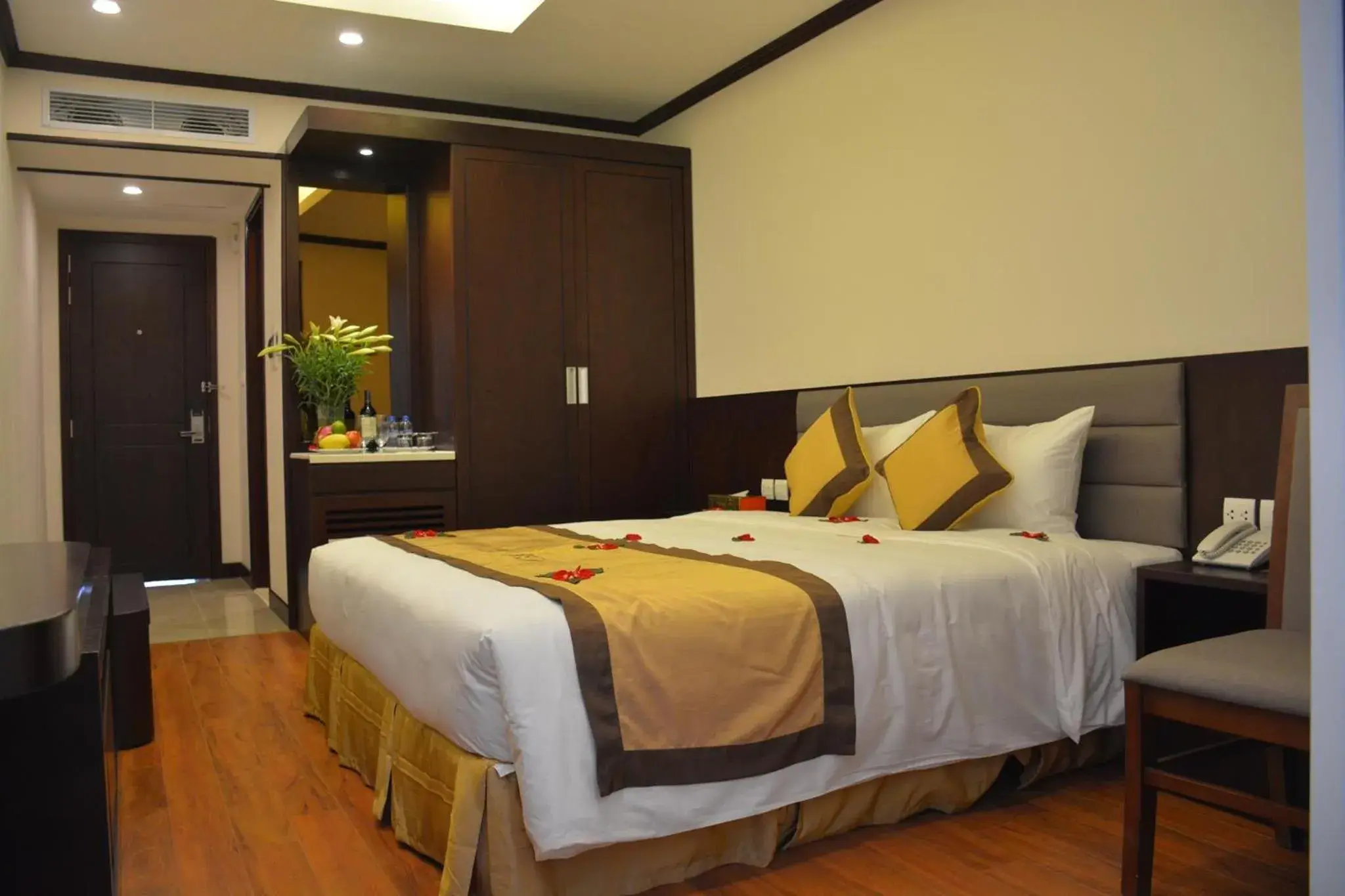 Queen Room with Balcony in Lenid Hotel Tho Nhuom Queen Room with Balcony in Lenid Hotel Tho Nhuom