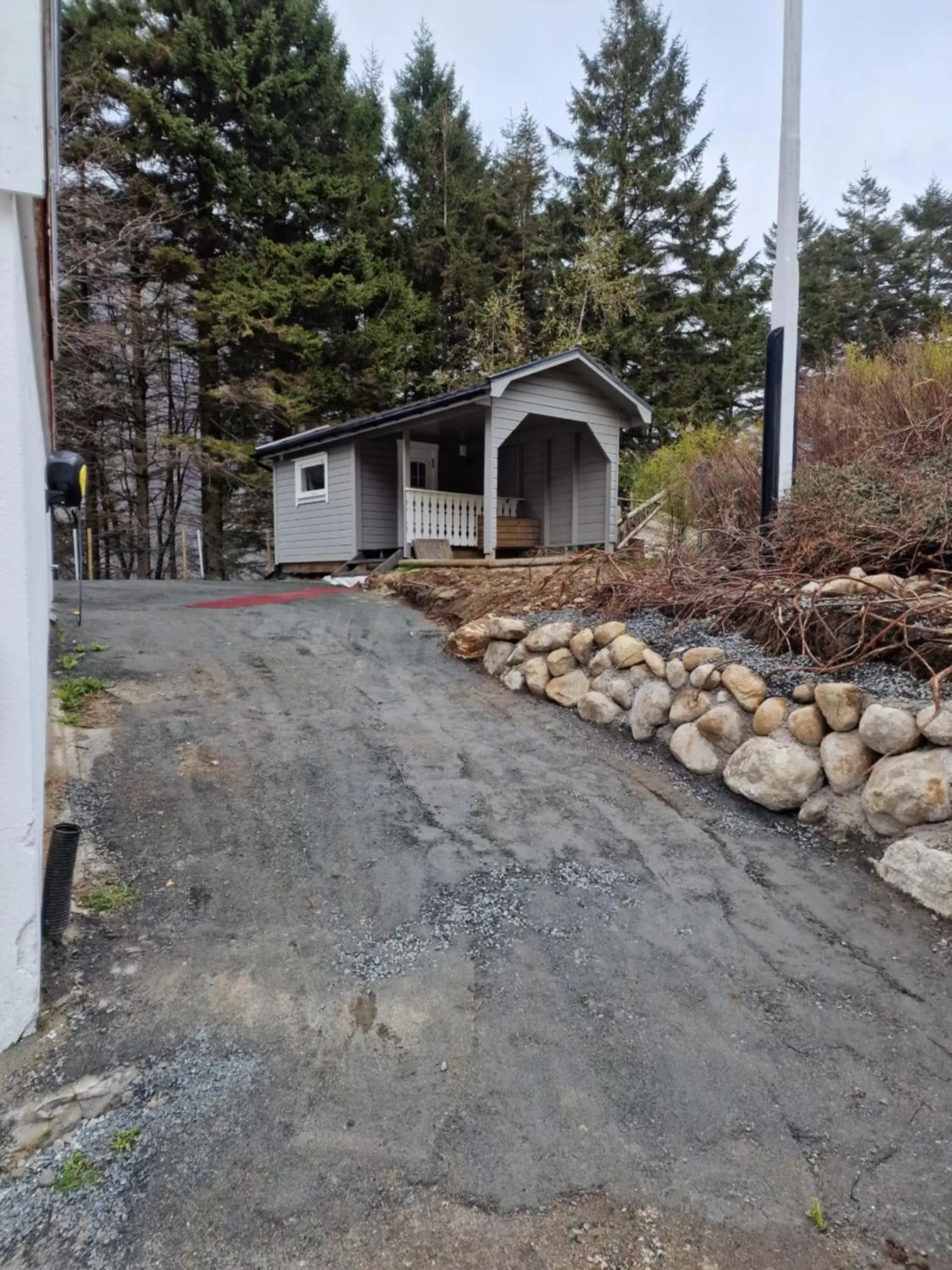 Bungalow with Patio in Brufjell Hostel & Parking Bungalow with Patio in Brufjell Hostel & Parking