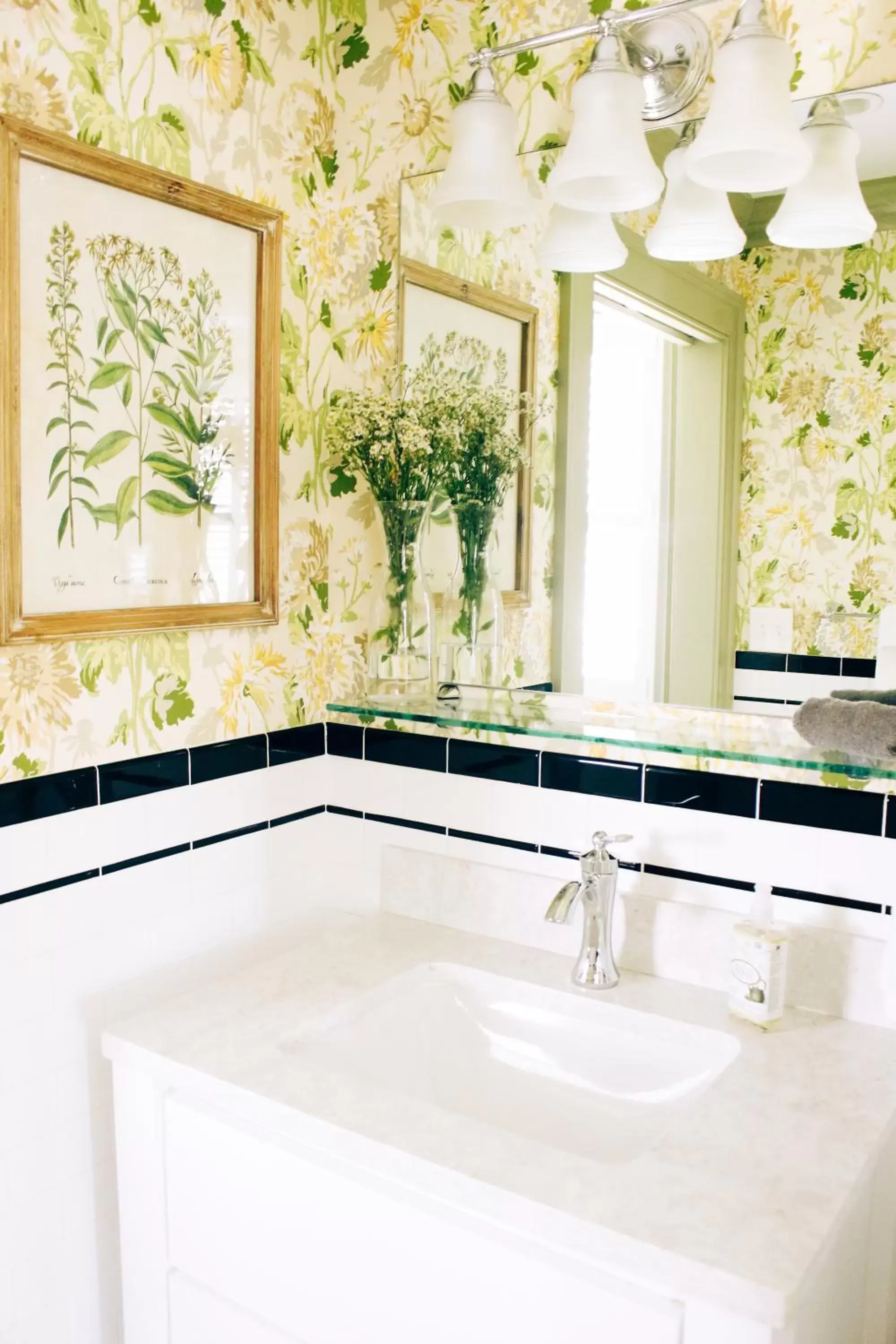 Deluxe Queen Room in Mary's Land Farm Deluxe Queen Room in Mary's Land Farm