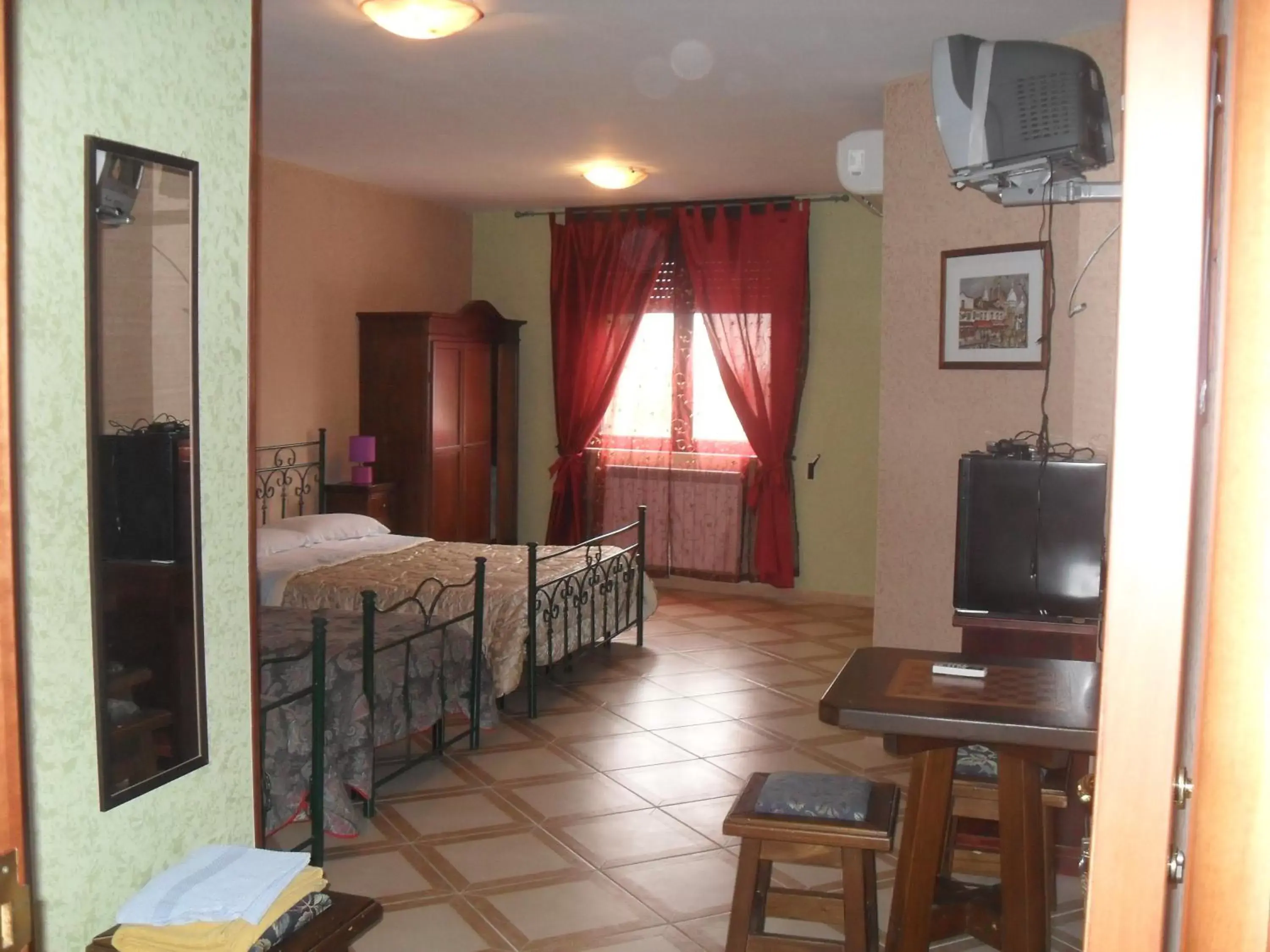 Family Room in Mamma Assunta Family Room in Mamma Assunta