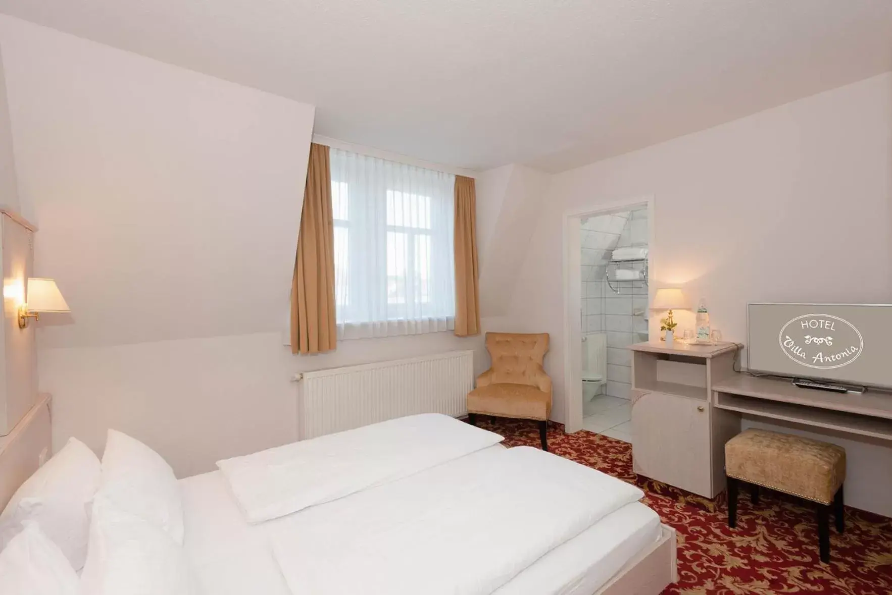 Small Double Room - single occupancy in Villa Antonia Small Double Room - single occupancy in Villa Antonia