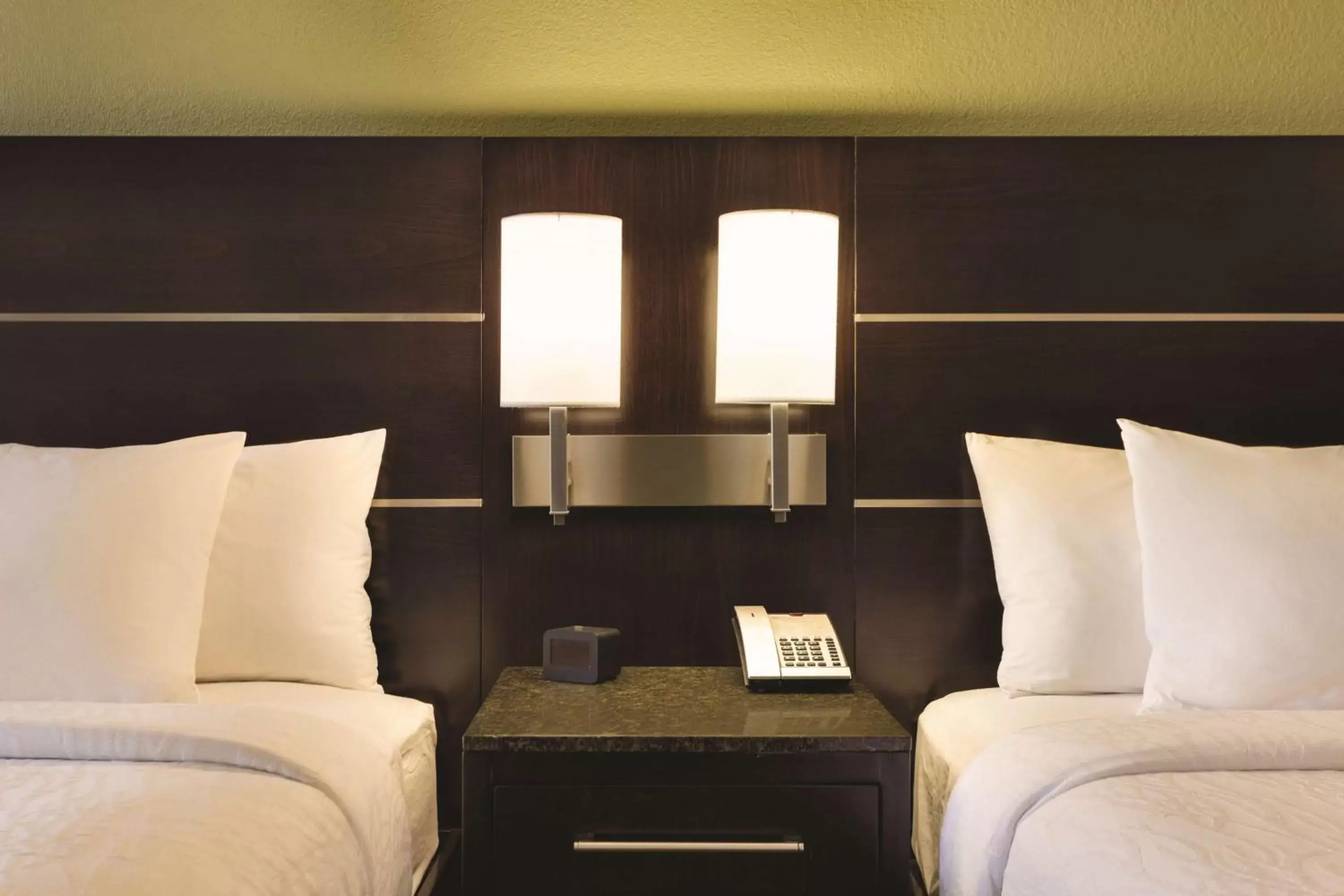 Double Room with Bath Tub - Mobility/Hearing Accessible in Hilton Garden Inn Houston Northwest Double Room with Bath Tub - Mobility/Hearing Accessible in Hilton Garden Inn Houston Northwest