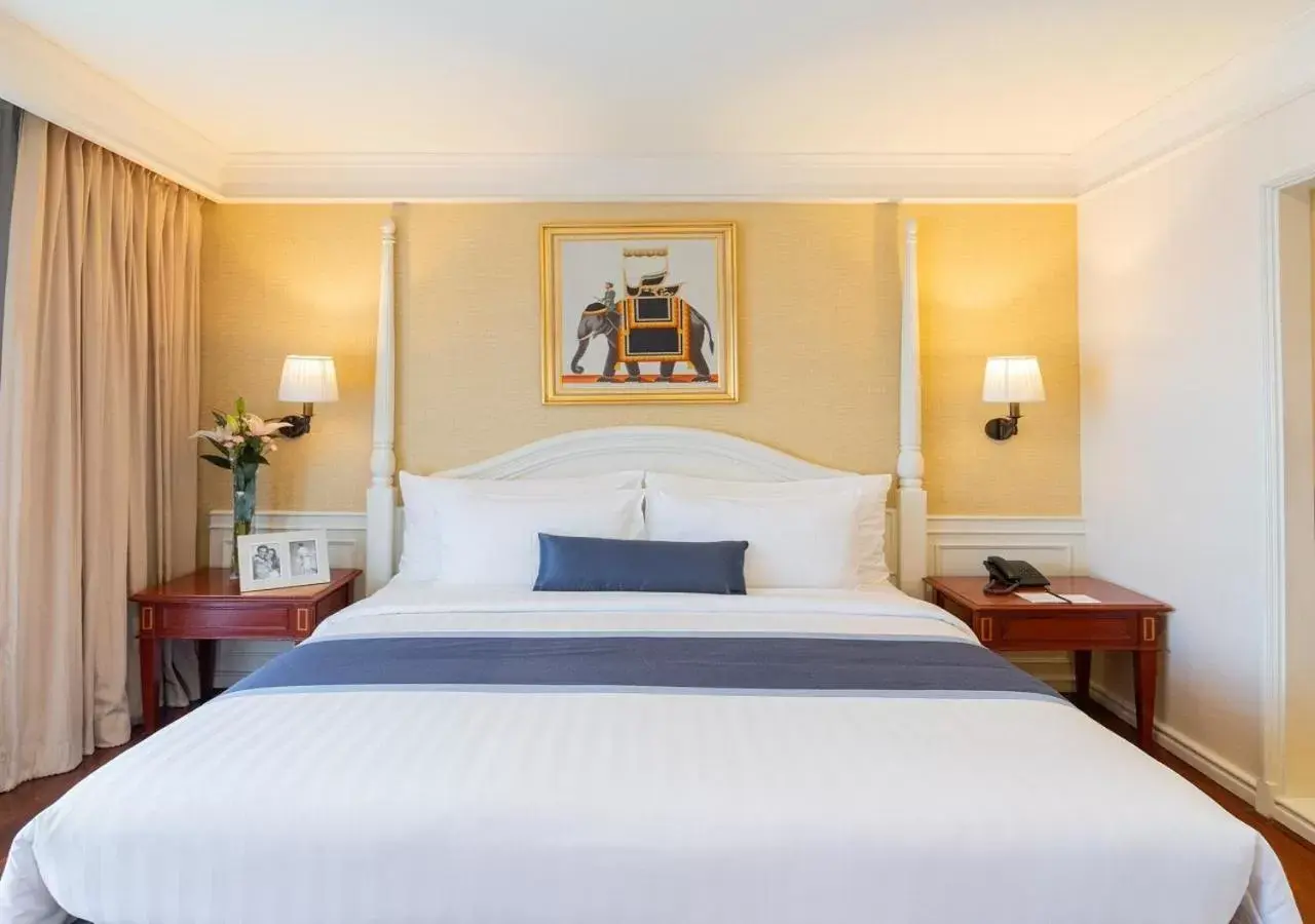 Three-Bedroom Family Grand Suite in Centre Point Sukhumvit 10 Three-Bedroom Family Grand Suite in Centre Point Sukhumvit 10