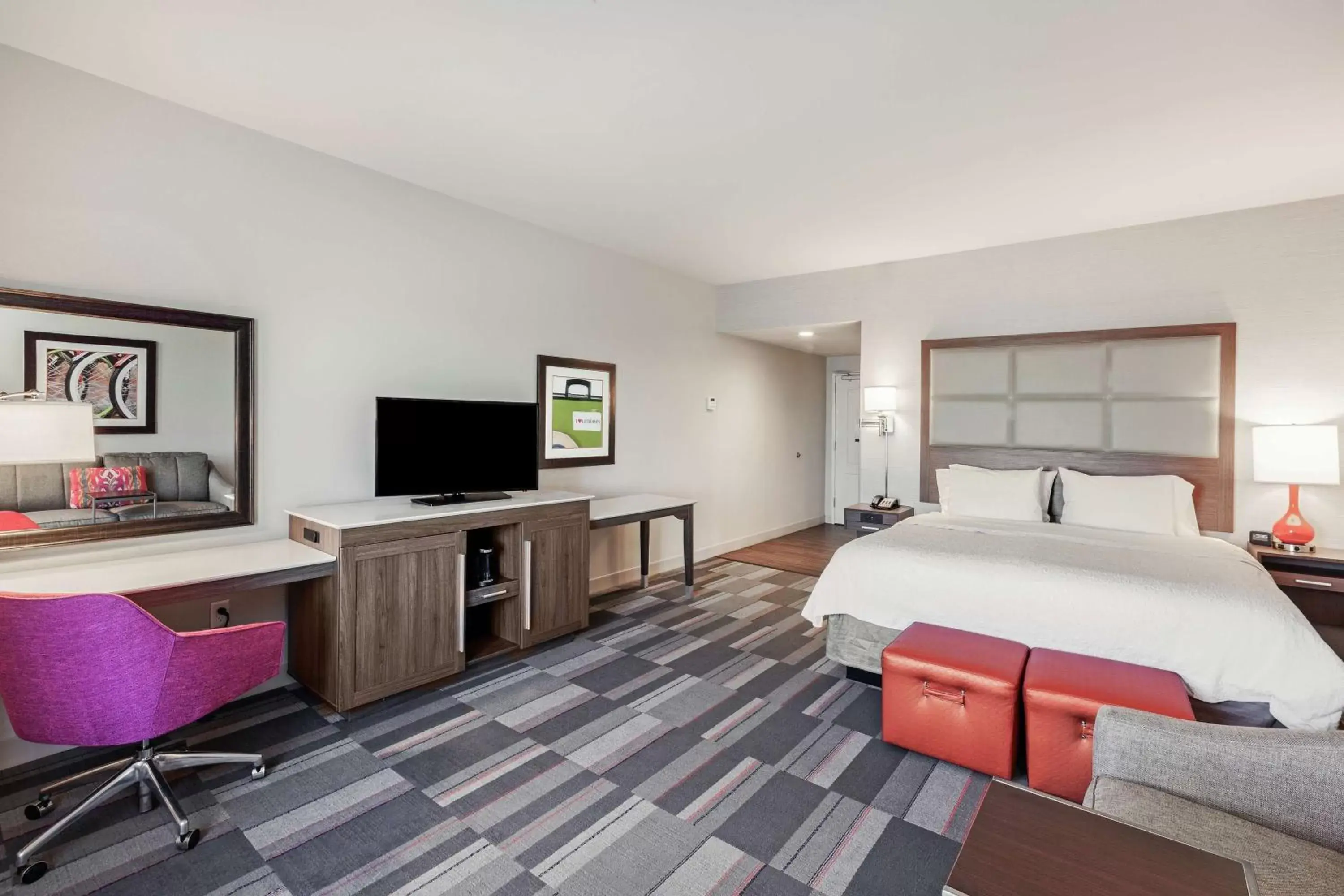 King Room with Sofa Bed - Non-Smoking in Hampton Inn North Little Rock McCain Mall, AR King Room with Sofa Bed - Non-Smoking in Hampton Inn North Little Rock McCain Mall, AR