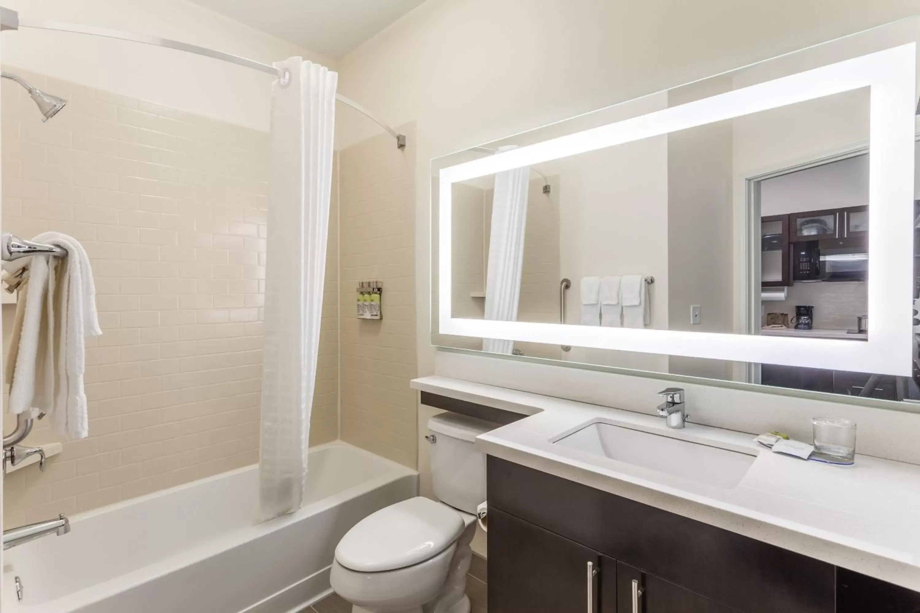 Studio Queen Suite with Two Queen Beds - Communications Accessible in Candlewood Suites - Davenport by IHG Studio Queen Suite with Two Queen Beds - Communications Accessible in Candlewood Suites - Davenport by IHG