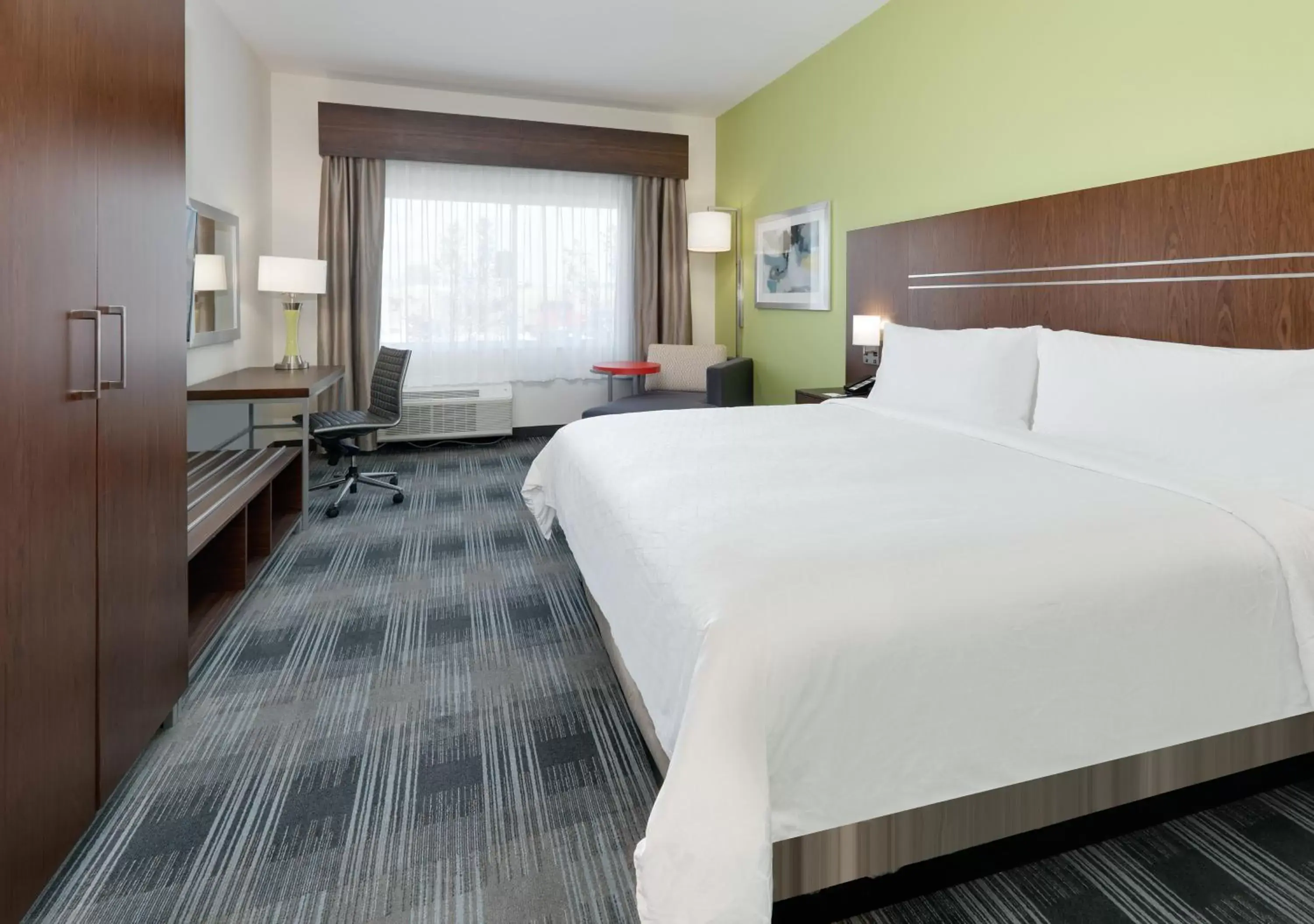 Standard King Room in Holiday Inn Express & Suites Dallas NW - Farmers Branch by IHG Standard King Room in Holiday Inn Express & Suites Dallas NW - Farmers Branch by IHG