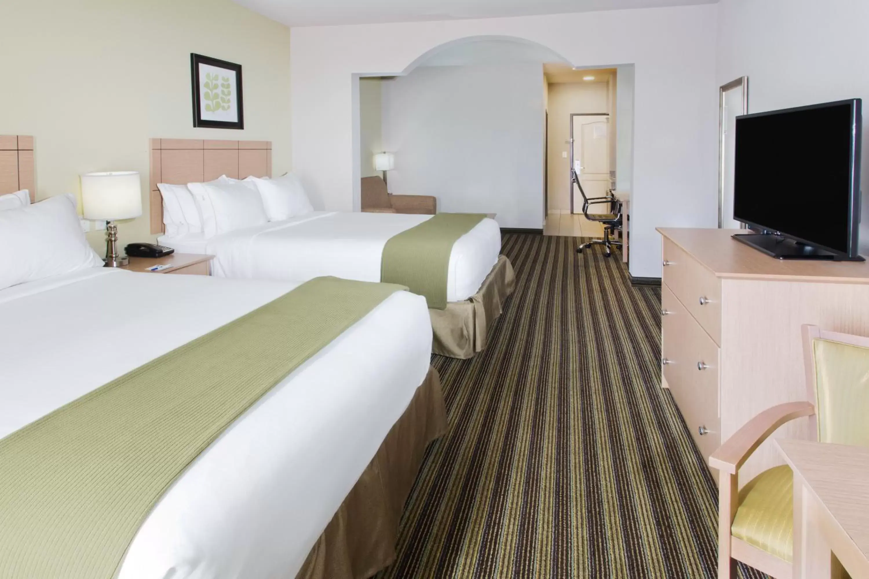 Suite with Two Queen Beds in Holiday Inn Express Hotel & Suites Alvarado by IHG Suite with Two Queen Beds in Holiday Inn Express Hotel & Suites Alvarado by IHG