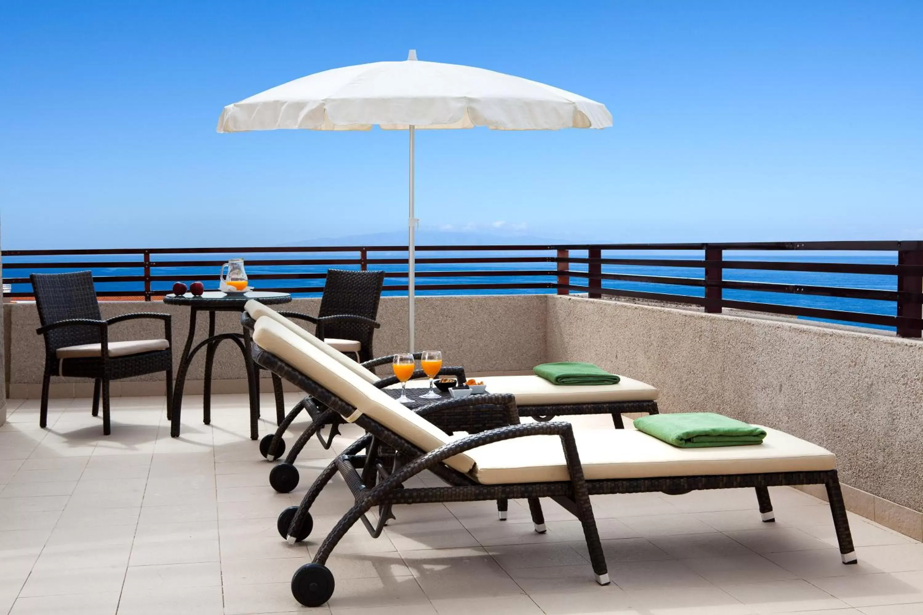 Junior Suite (2 Adults + 1 Child) in GF Fañabe Junior Suite (2 Adults + 1 Child) in GF Fañabe