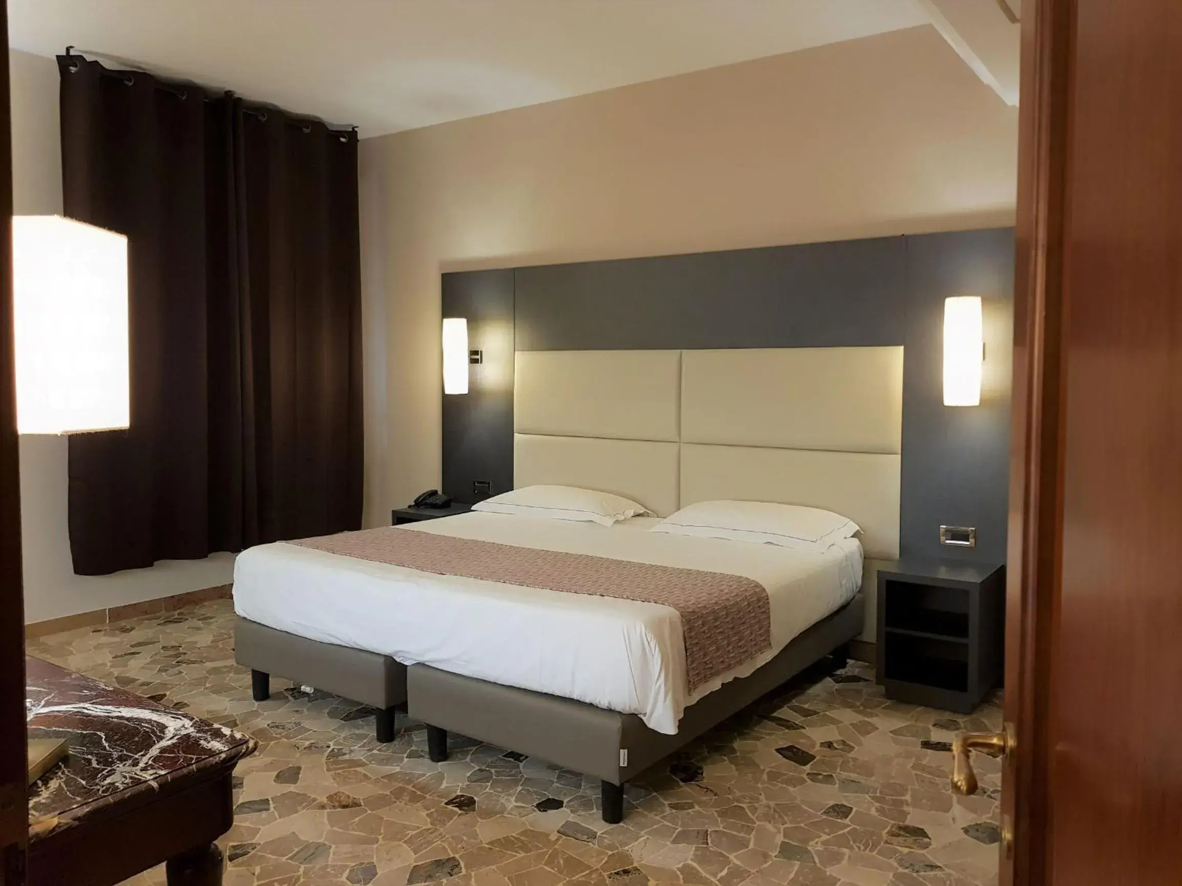 Suite in Astra Hotel Suite in Astra Hotel