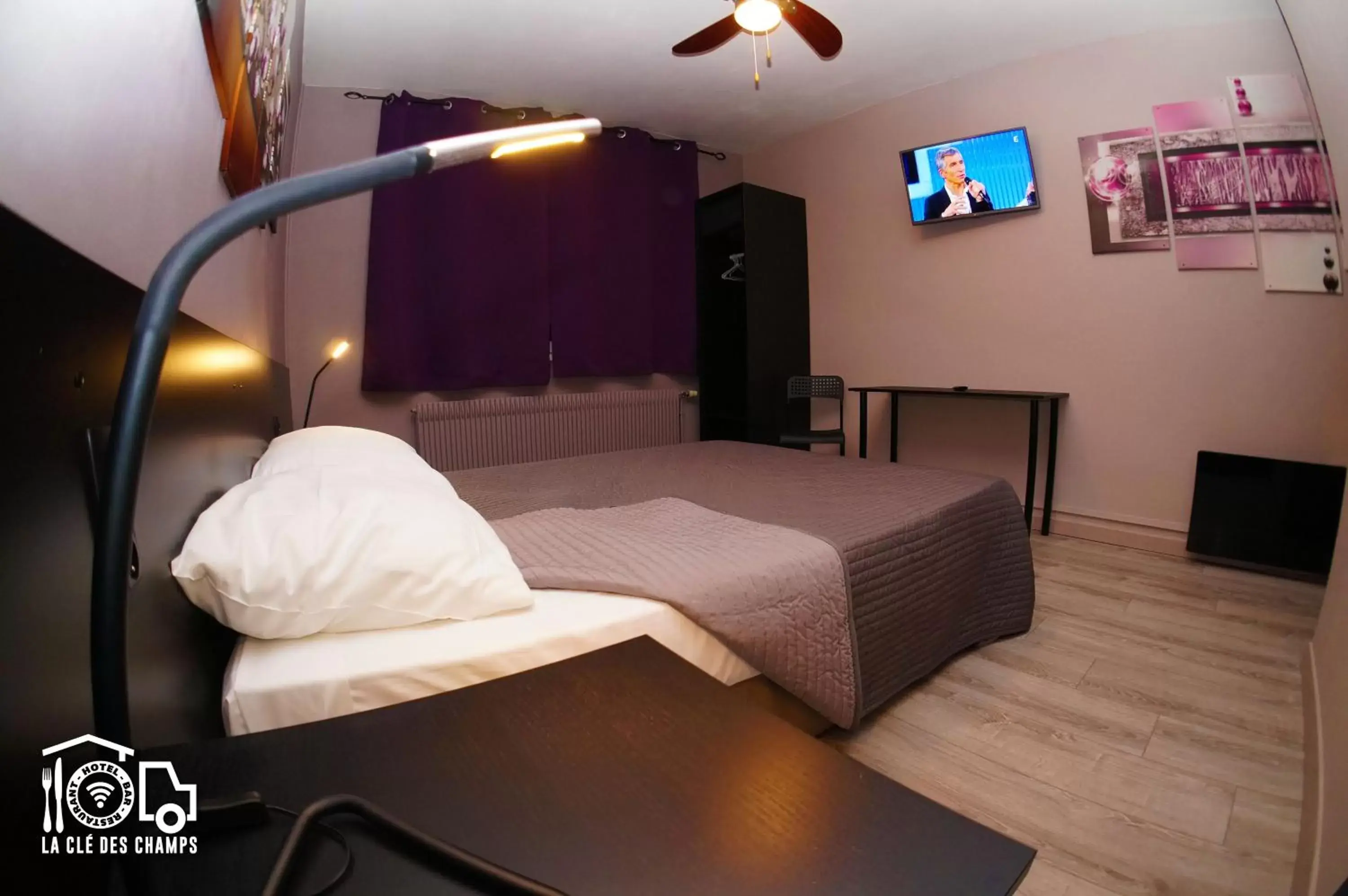 View (from property/room), Bed in La Clé des Champs View (from property/room), Bed in La Clé des Champs