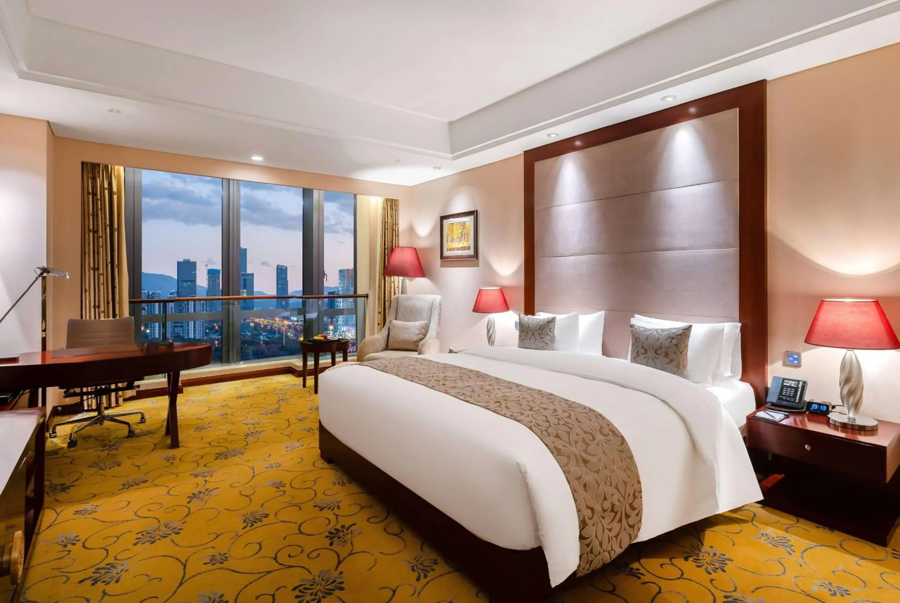 Executive King Room - Non-Smoking in Howard Johnson Tropical Garden Plaza Kunming Executive King Room - Non-Smoking in Howard Johnson Tropical Garden Plaza Kunming