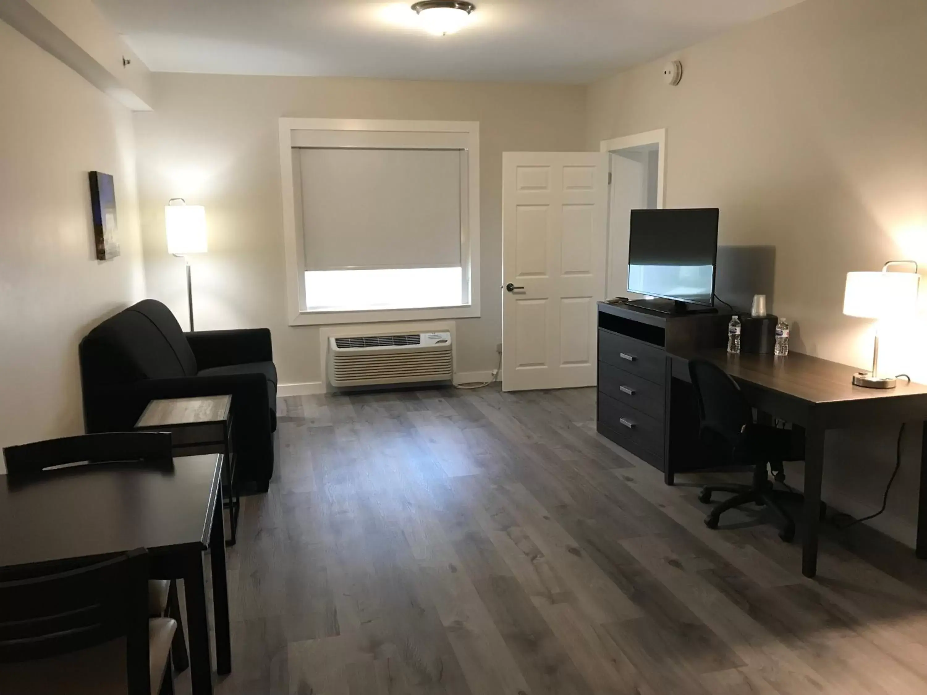 One-Bedroom King Suite - Non-Smoking in HoM, A Trademark Collection Hotel One-Bedroom King Suite - Non-Smoking in HoM, A Trademark Collection Hotel