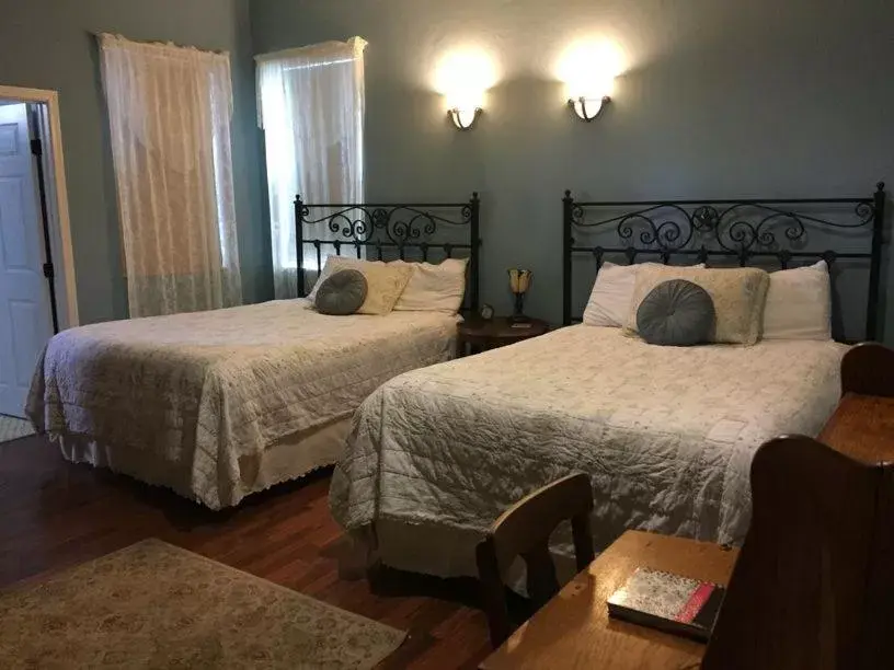 Deluxe Family Room in Virgil's Corner B & B Deluxe Family Room in Virgil's Corner B & B