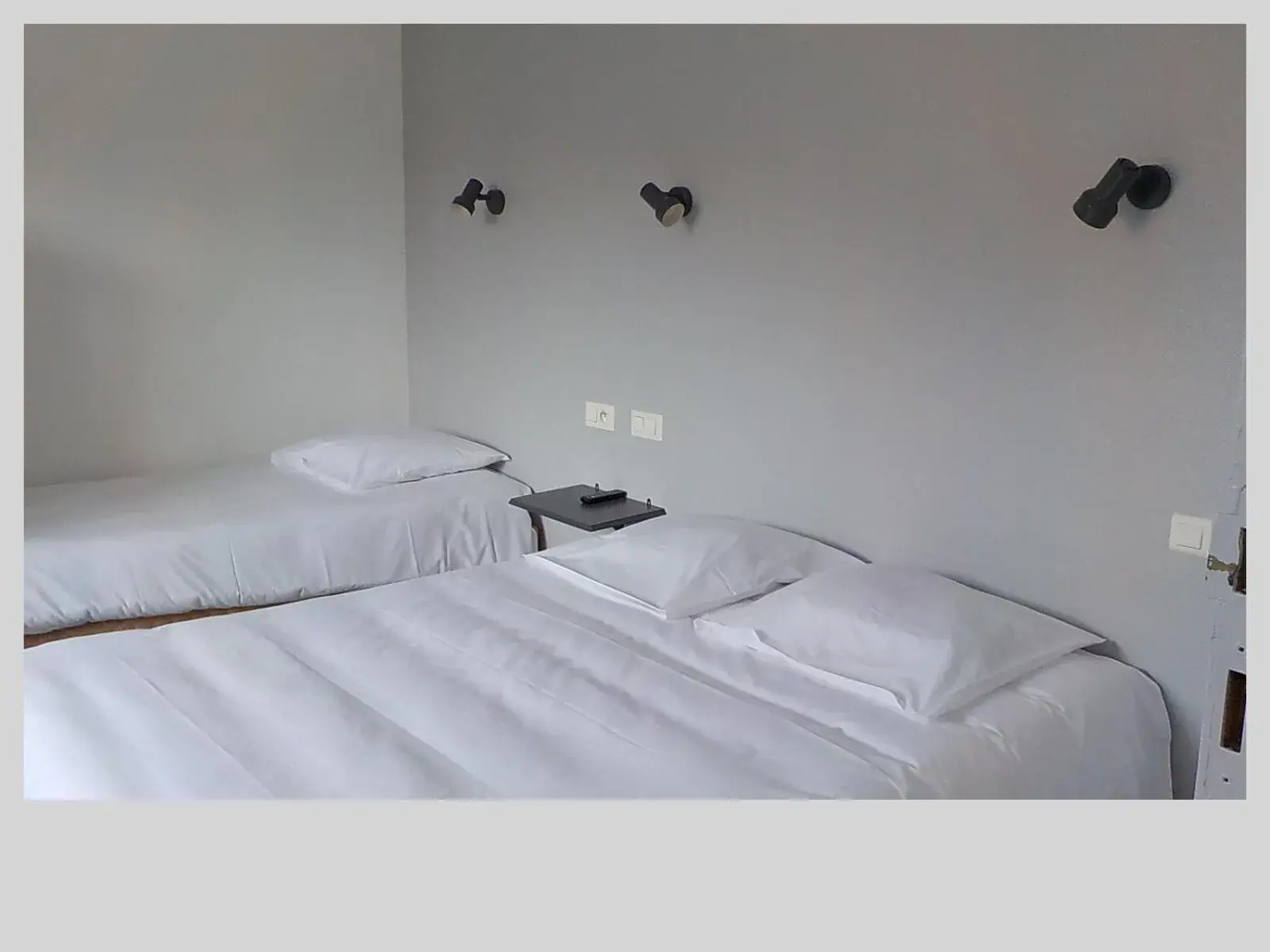 Triple Room with Private Bathroom in lOberge Triple Room with Private Bathroom in lOberge