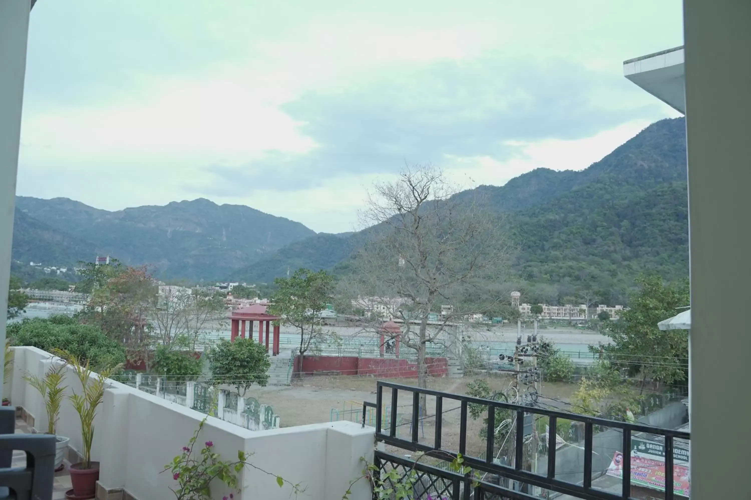 Deluxe Room in Indira Nikunj Rubystone Exotic Deluxe Room in Indira Nikunj Rubystone Exotic