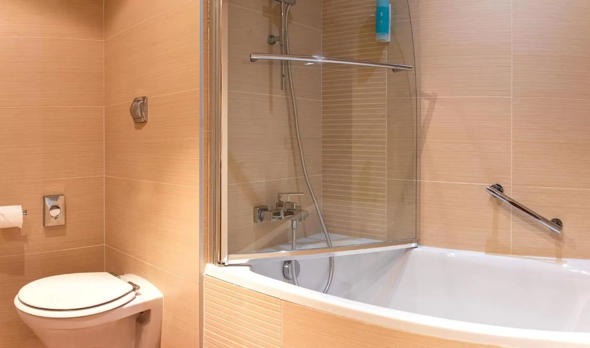 Twin Room - Non-Smoking in Holiday Inn Mulhouse, an IHG Hotel Twin Room - Non-Smoking in Holiday Inn Mulhouse, an IHG Hotel