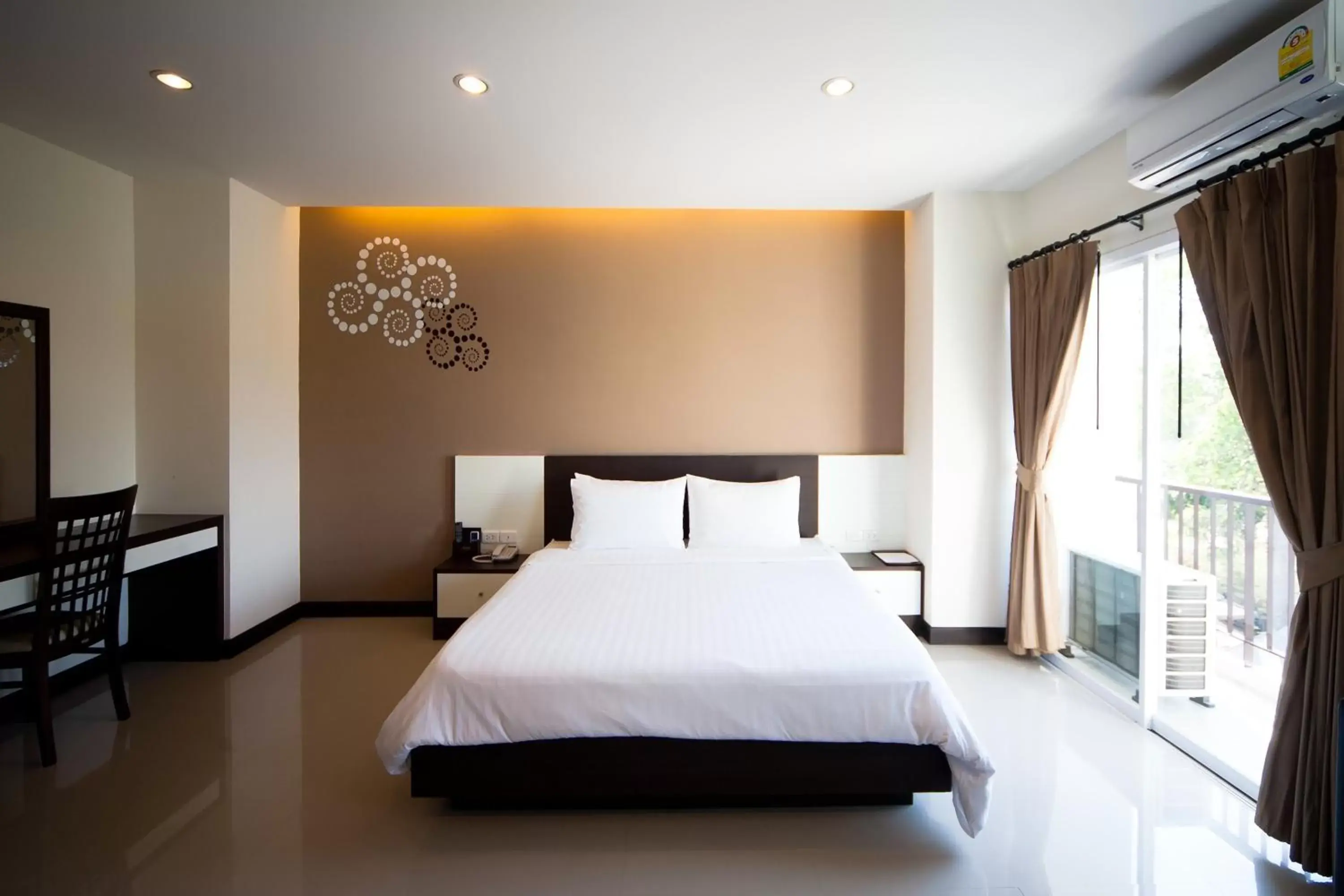 Deluxe Double Room in Phavina Hotel Rayong SHA Extra Plus Deluxe Double Room in Phavina Hotel Rayong SHA Extra Plus