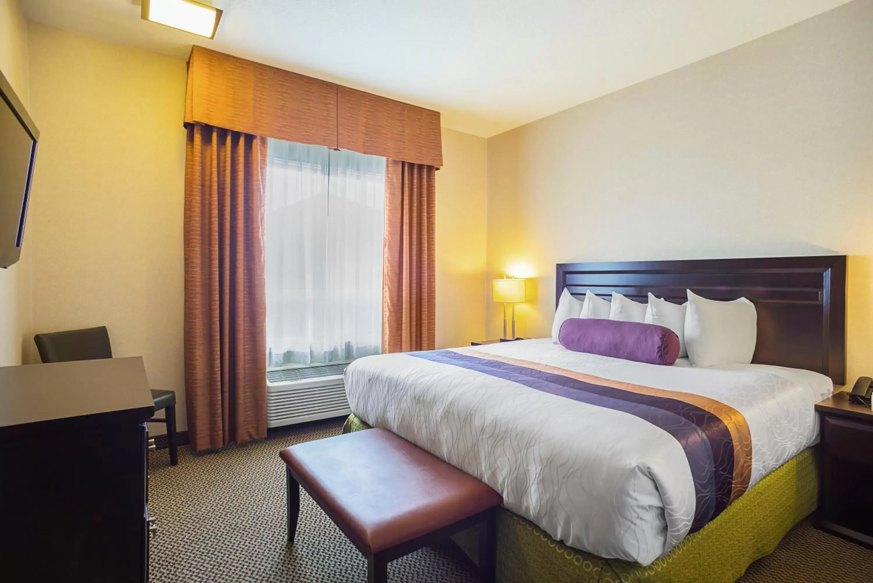 King Suite with Spa Bath - Non-Smoking in Best Western Plus The Inn at St Albert King Suite with Spa Bath - Non-Smoking in Best Western Plus The Inn at St Albert