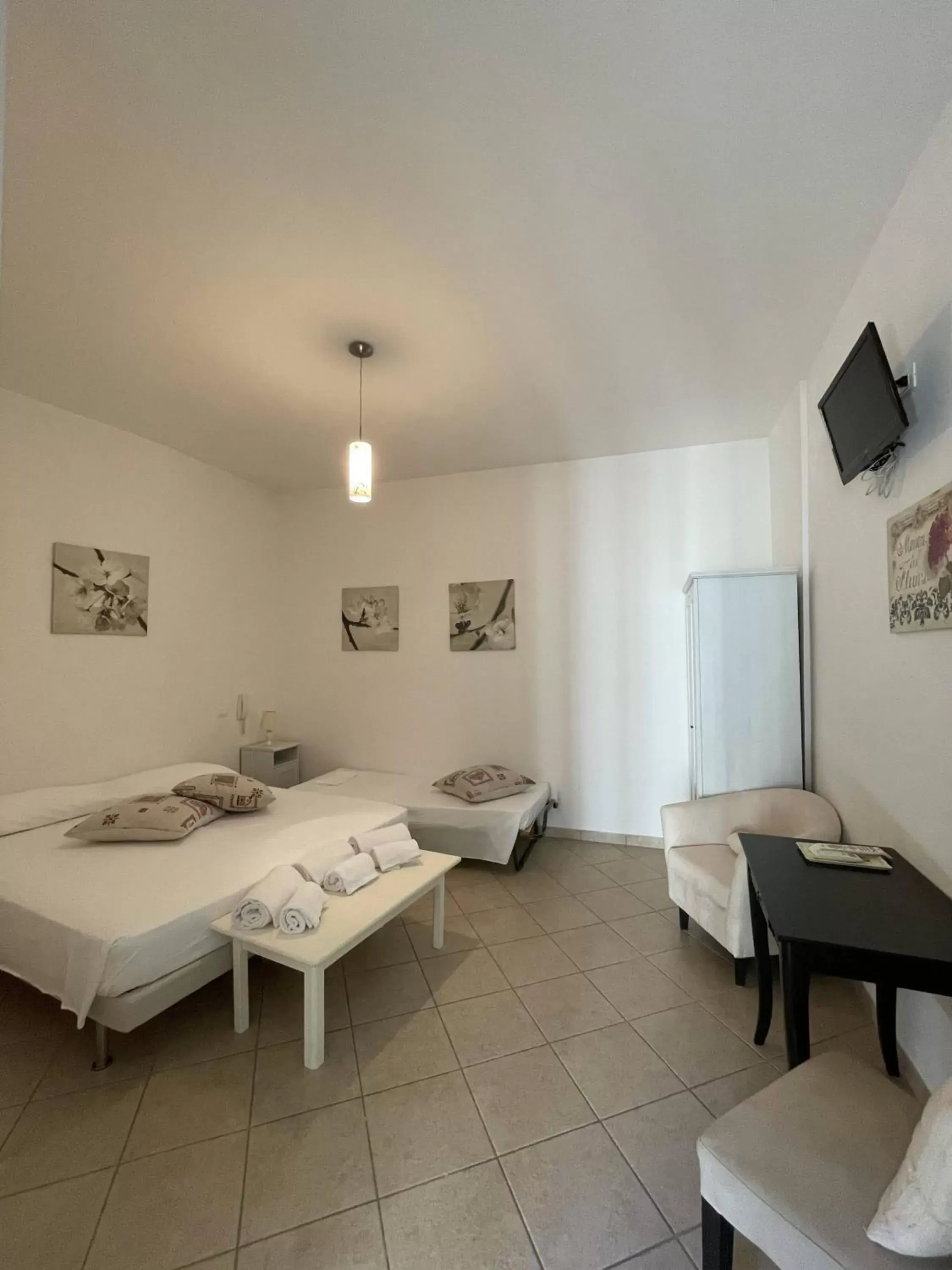 Double Room with Terrace in Book and Bed Double Room with Terrace in Book and Bed