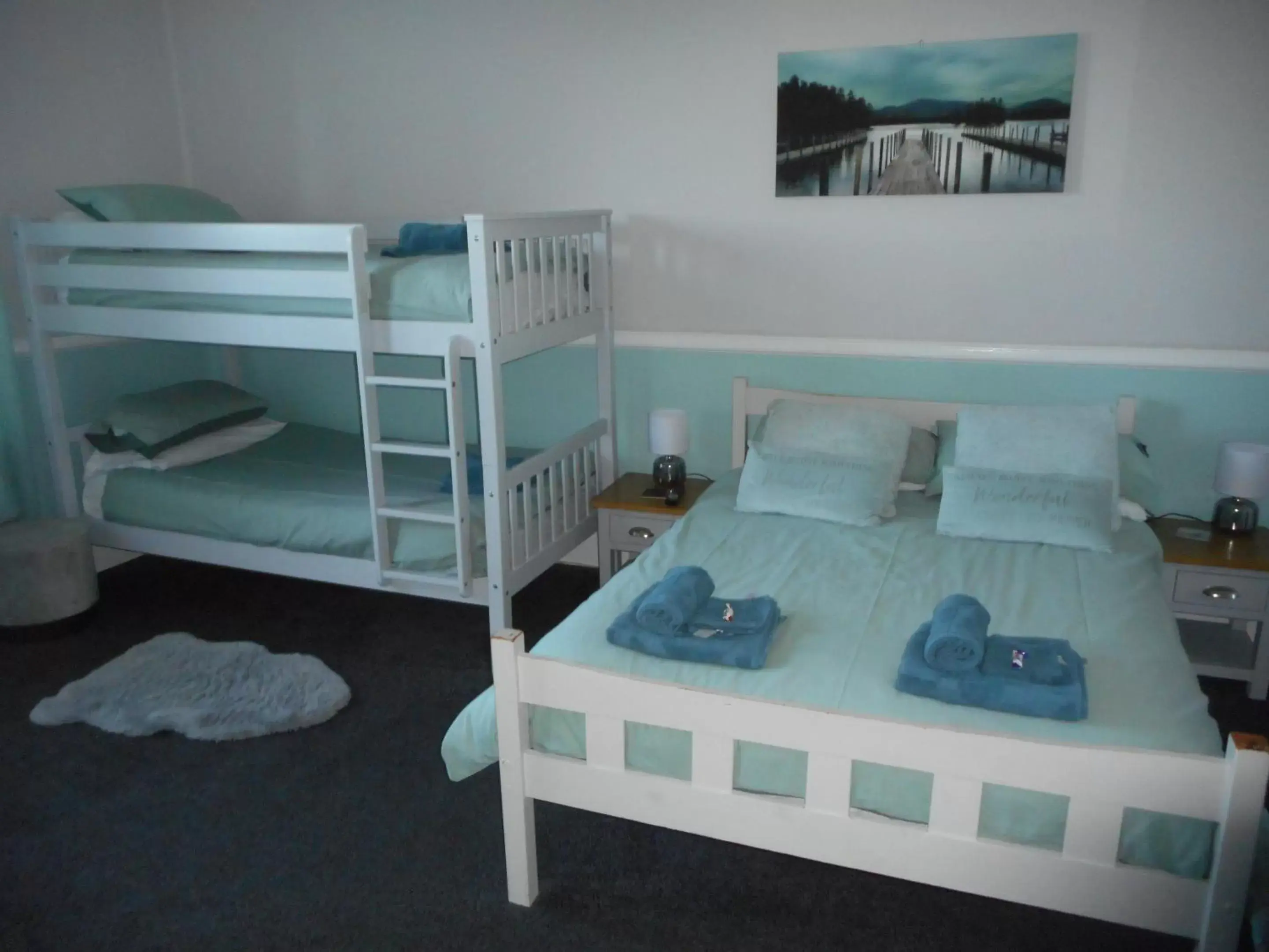 Standard Quadruple Room in The George B & B Standard Quadruple Room in The George B & B