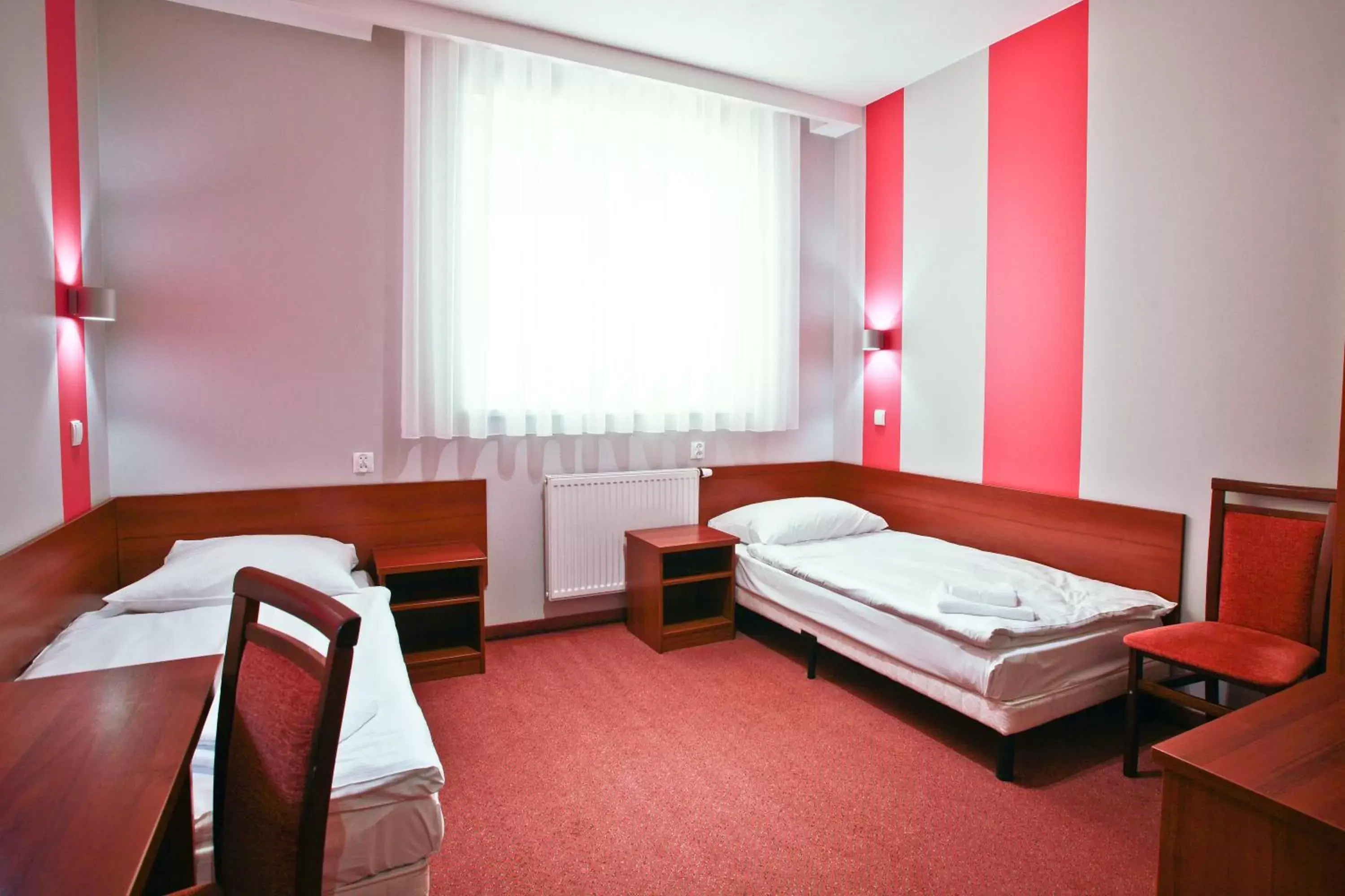 Twin Room - single occupancy in Hotel Chabrowy Dworek Twin Room - single occupancy in Hotel Chabrowy Dworek