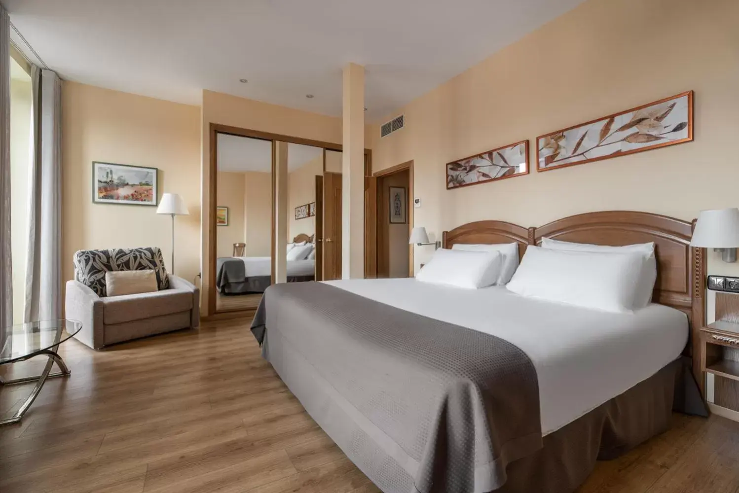 Superior Double Room in Exe Astur Plaza Superior Double Room in Exe Astur Plaza