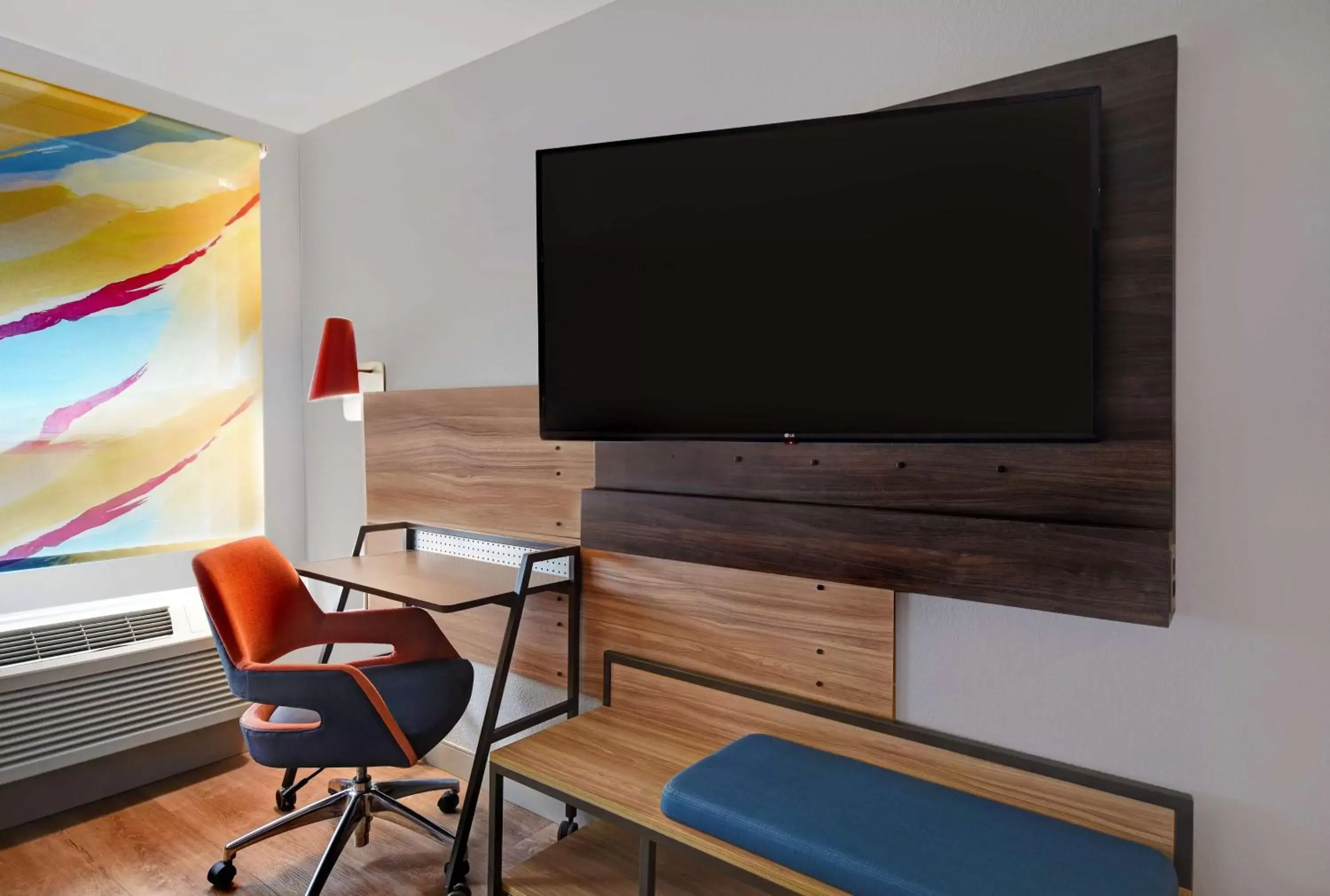 Queen Room with Two Queen Beds - Mobility Access in Tru By Hilton Monroe, MI Queen Room with Two Queen Beds - Mobility Access in Tru By Hilton Monroe, MI